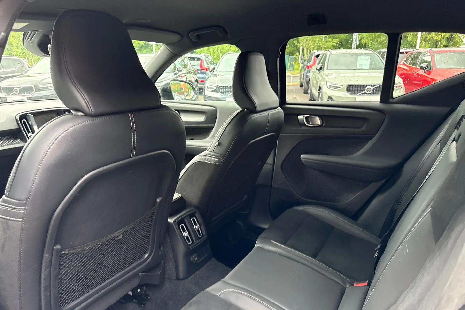 Volvo XC40 thumbnail image number 31
