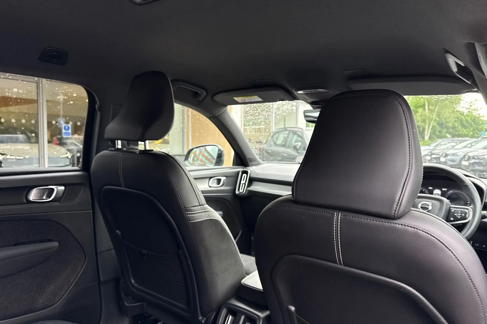 Volvo XC40 thumbnail image number 23