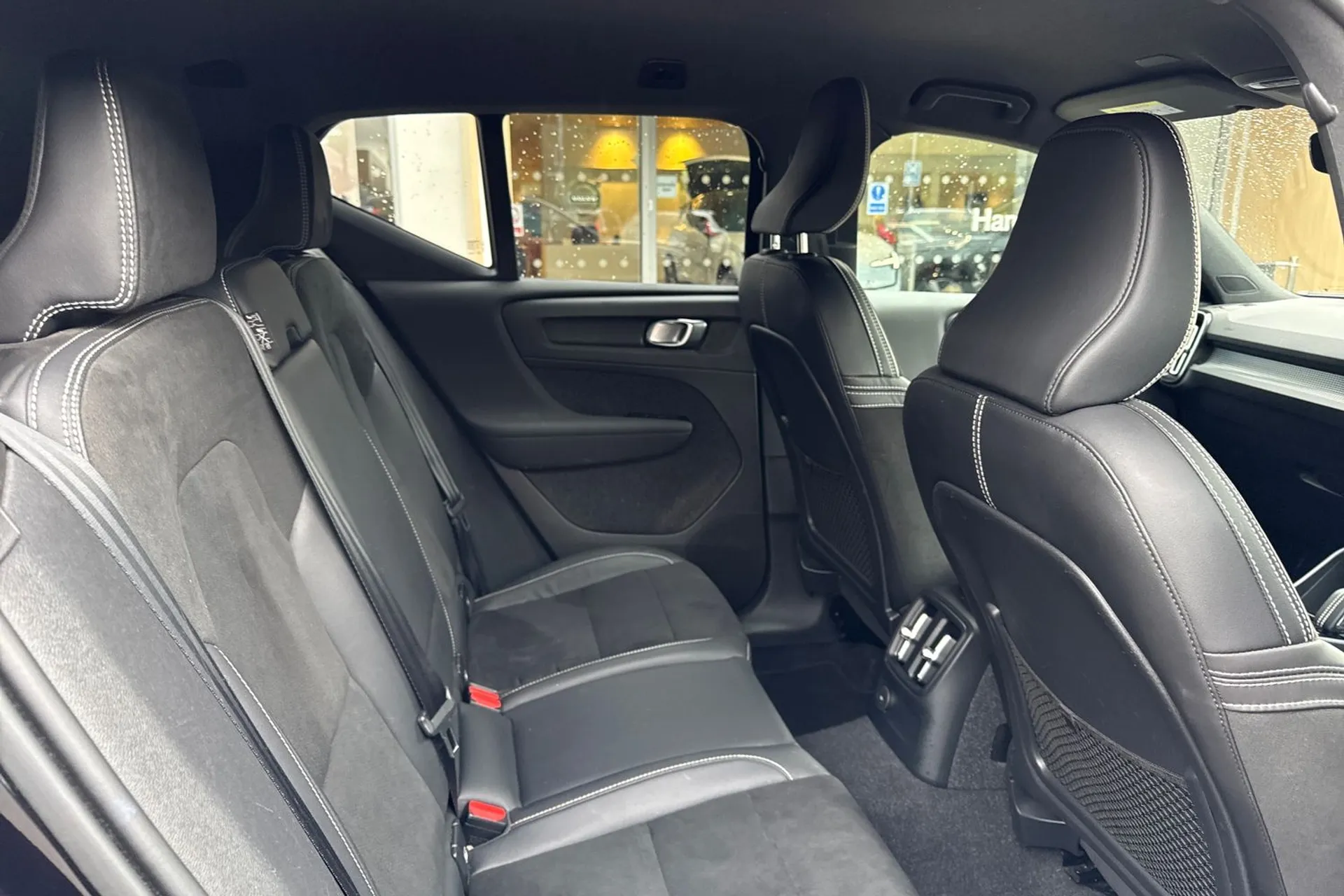Volvo XC40 thumbnail image number 22