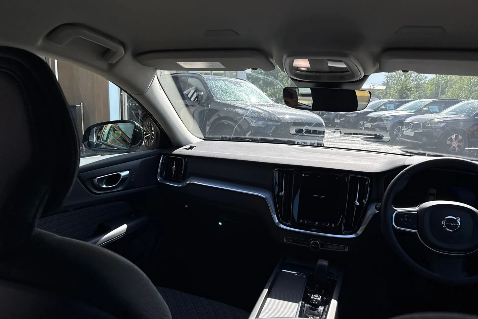 Volvo V60 thumbnail image number 32