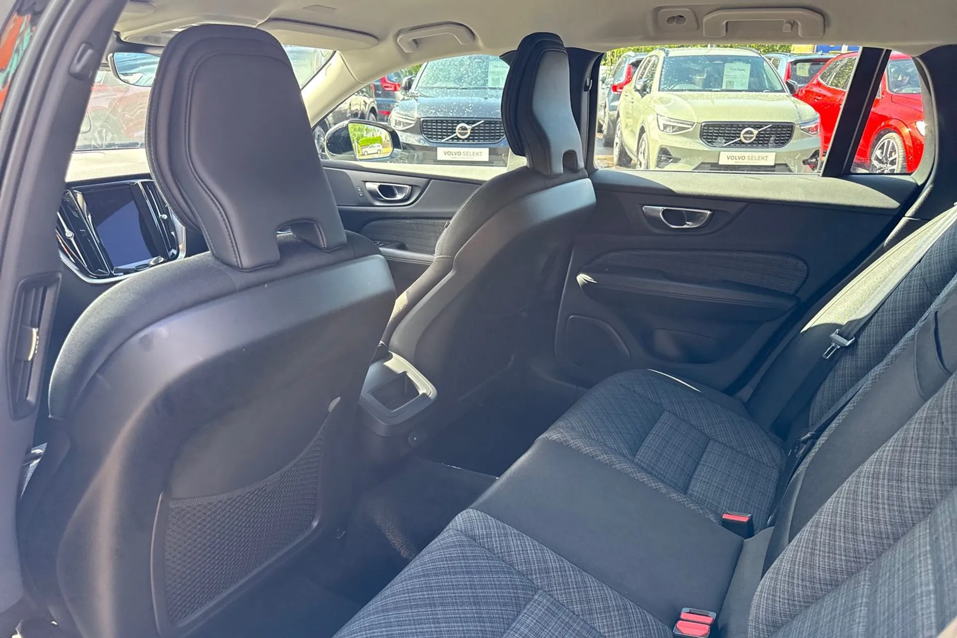 Volvo V60 thumbnail image number 31