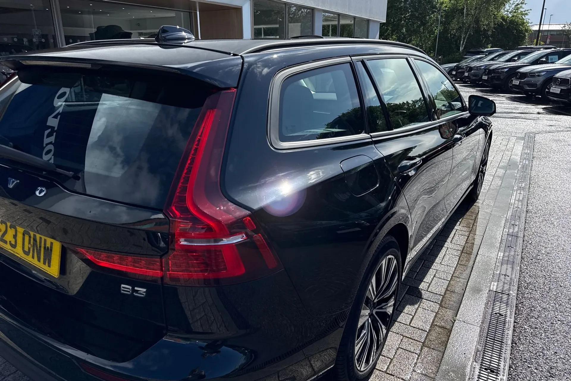 Volvo V60 thumbnail image number 15