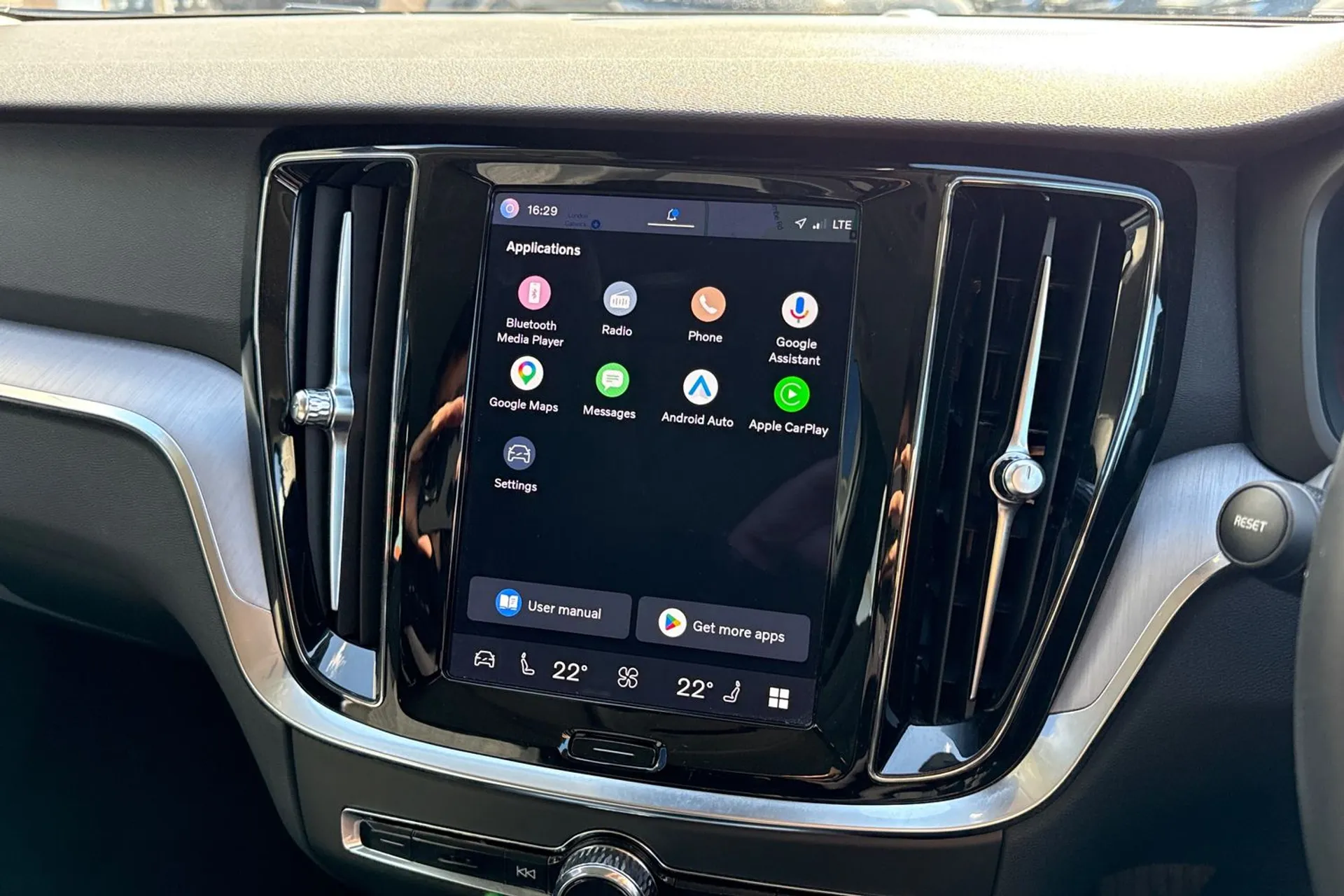 Volvo V60 thumbnail image number 40