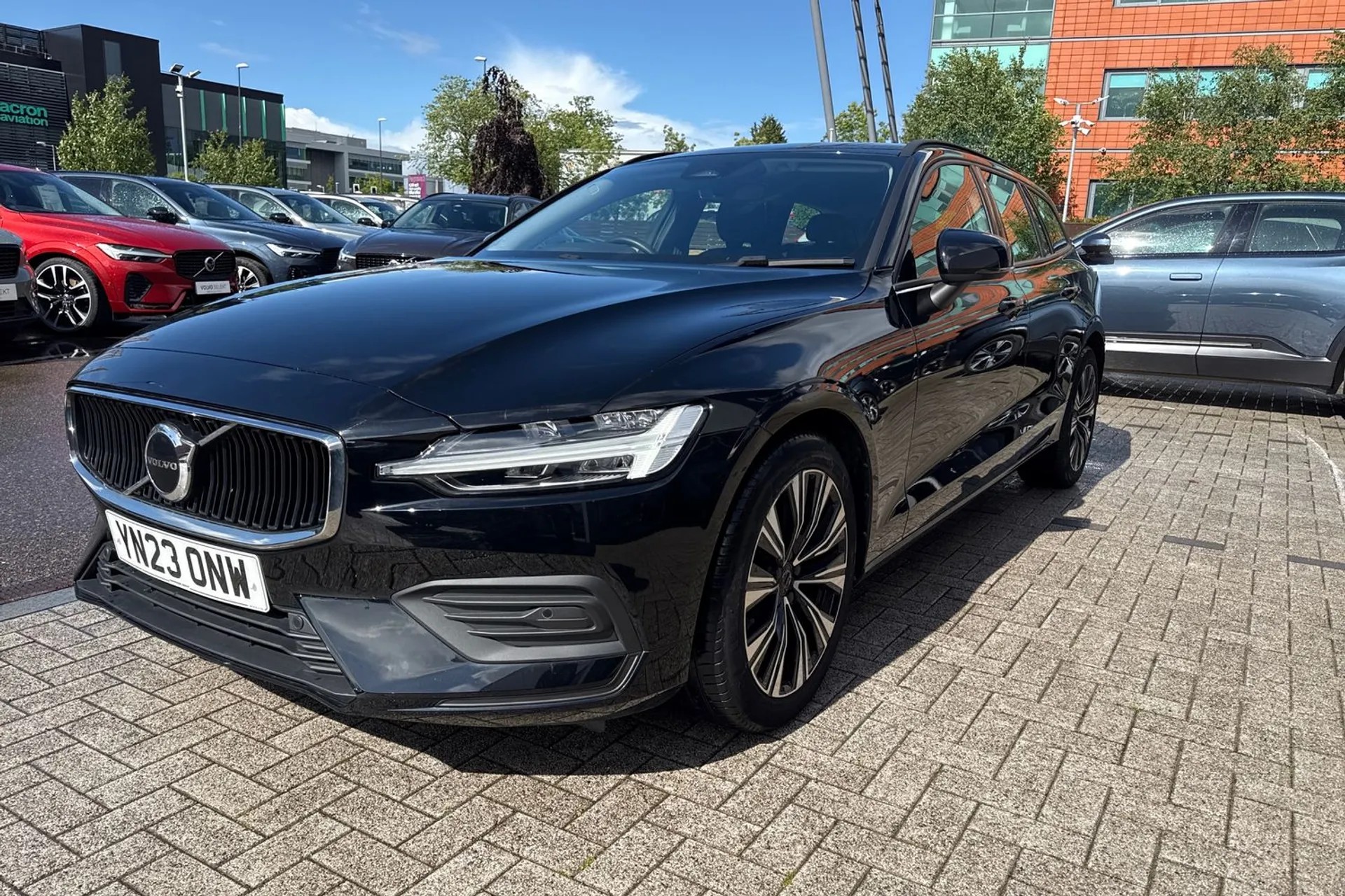 Volvo V60 thumbnail image number 12