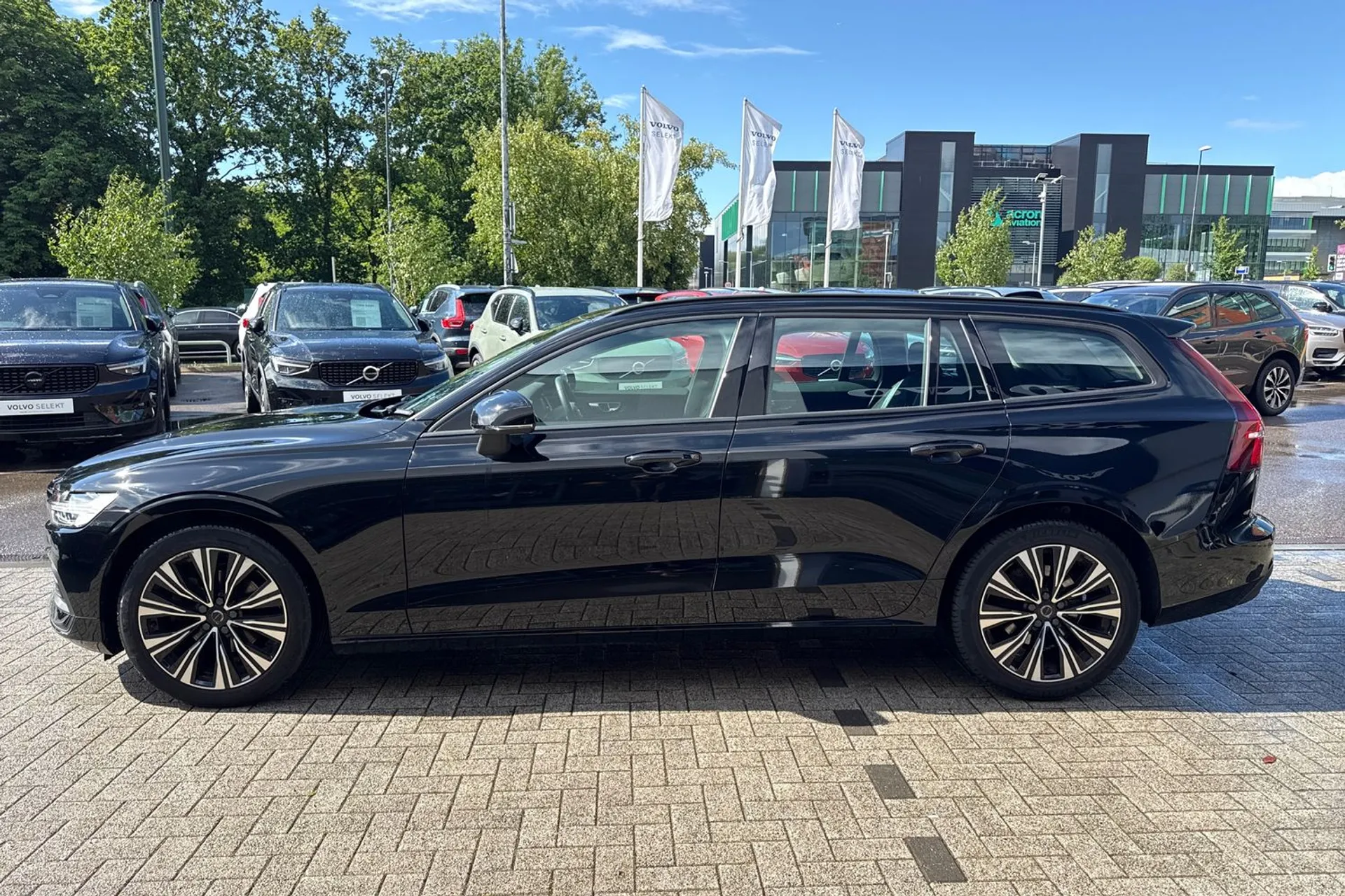 Volvo V60 thumbnail image number 11