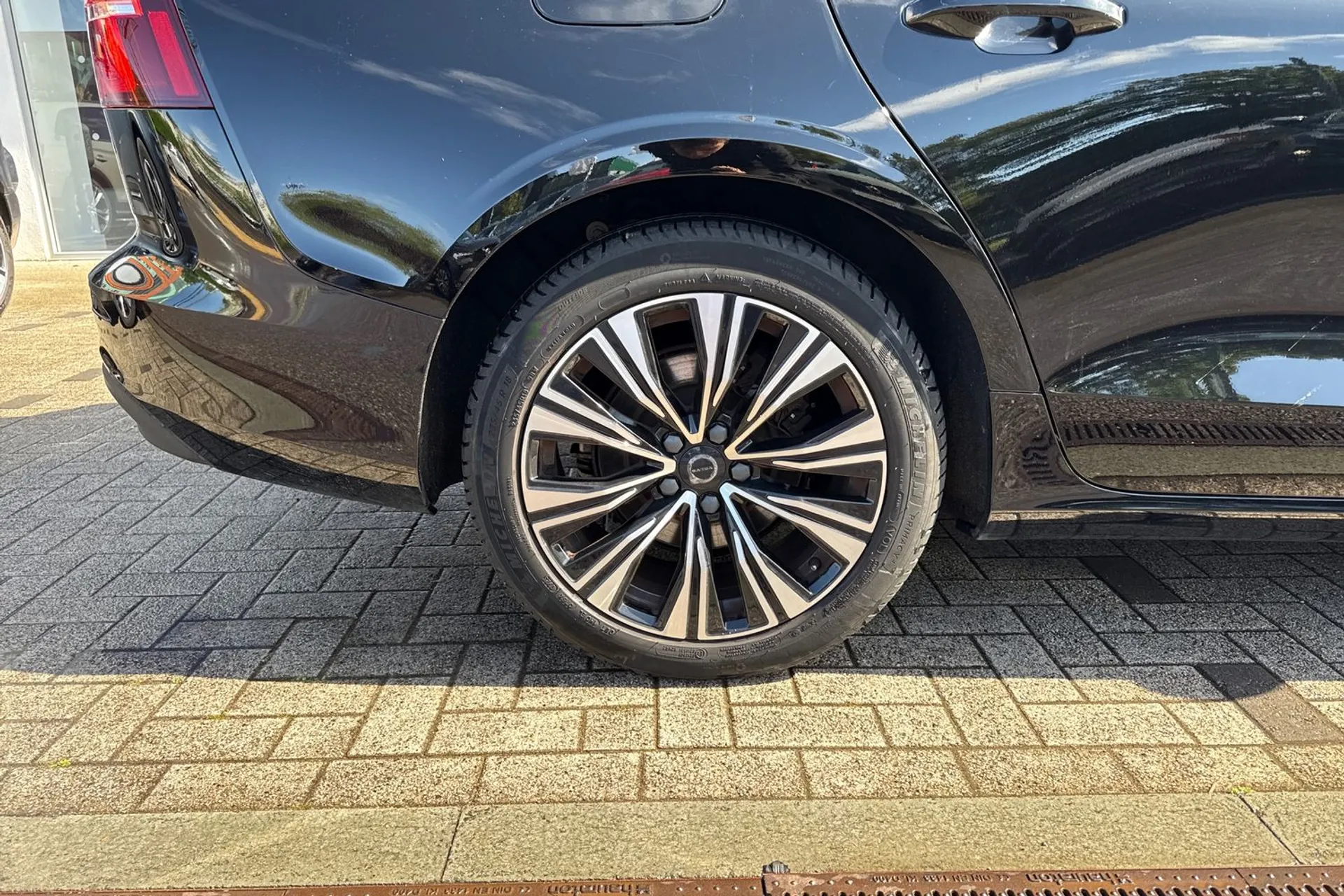 Volvo V60 thumbnail image number 14