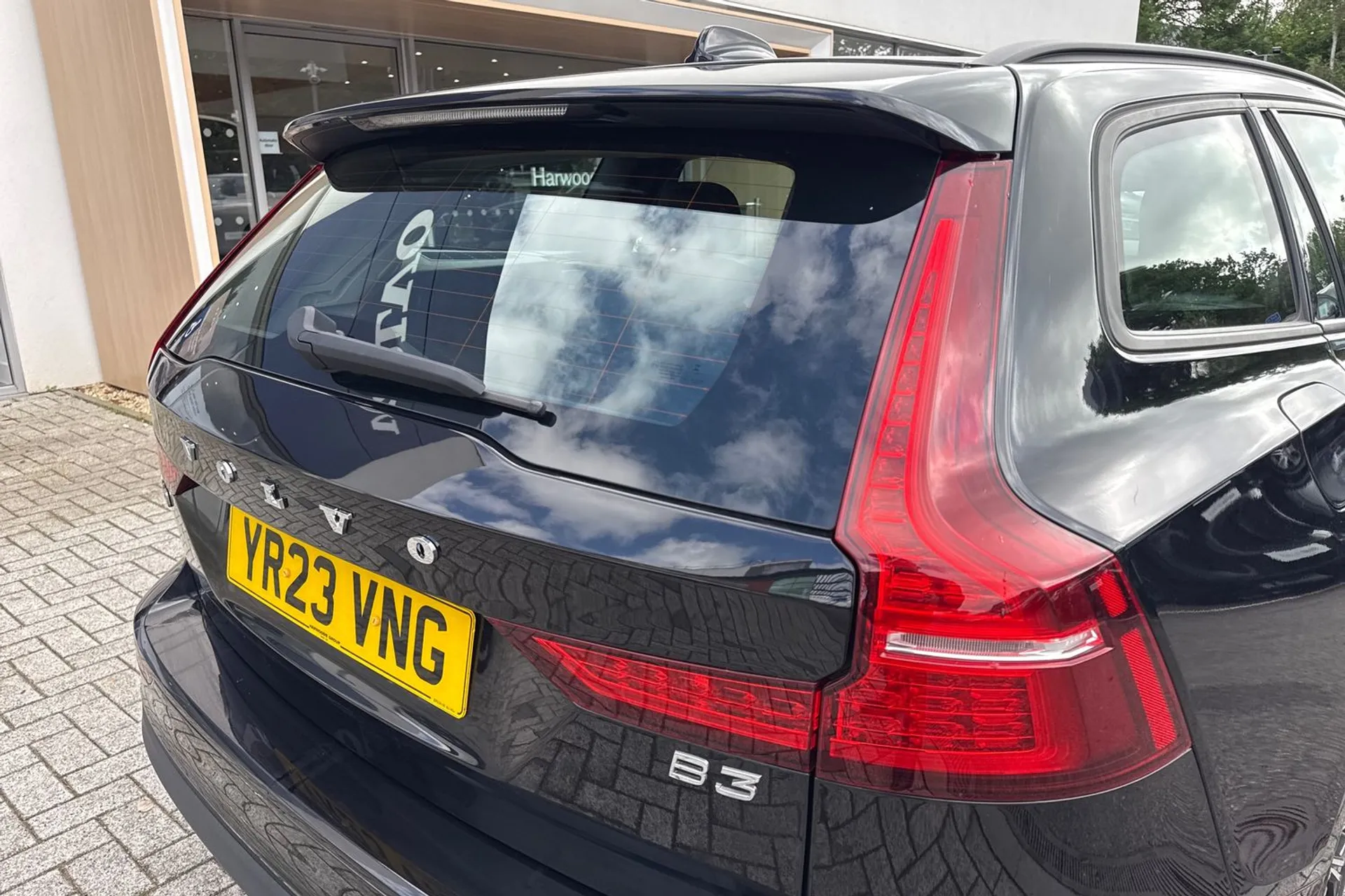 Volvo V60 thumbnail image number 21