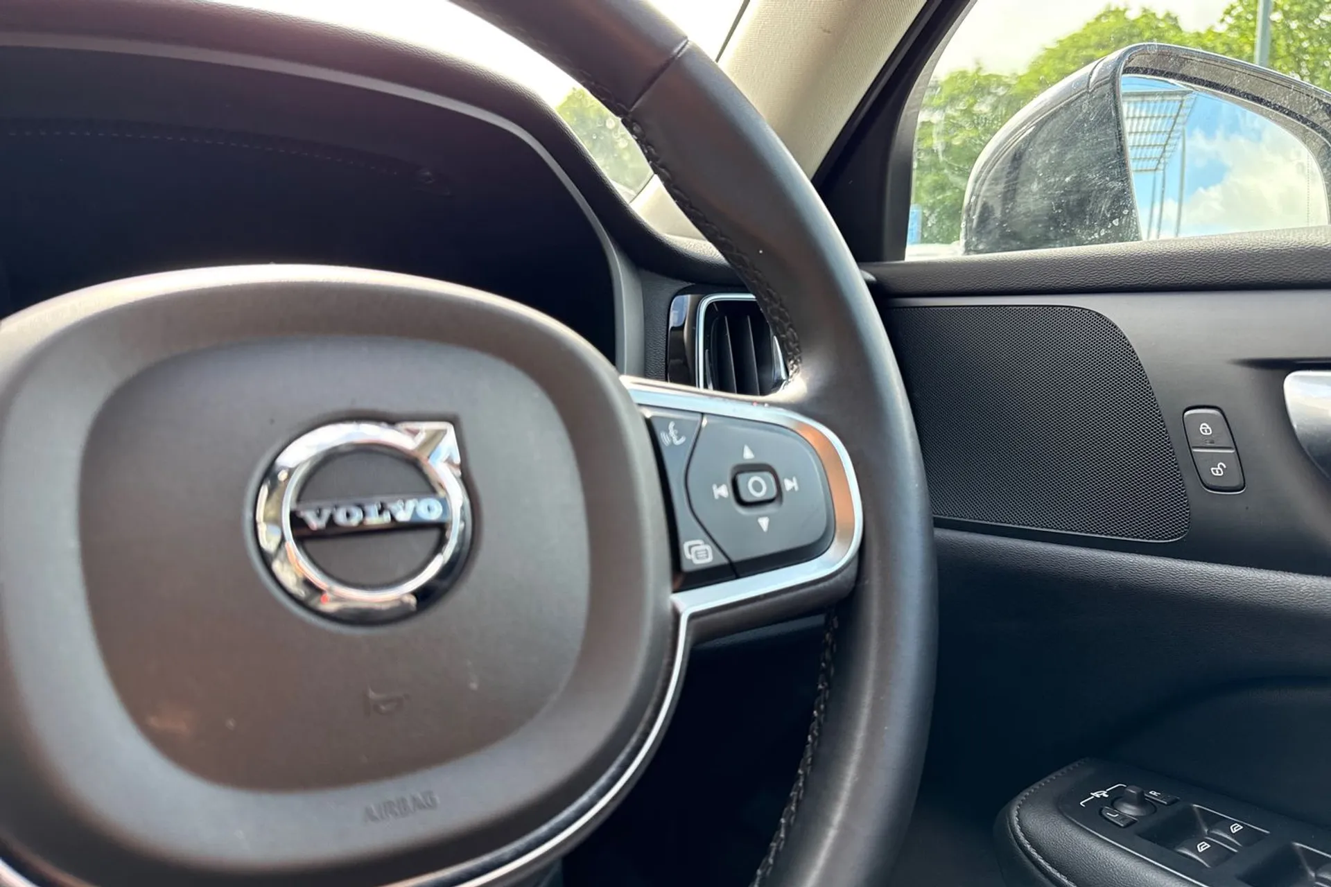 Volvo V60 thumbnail image number 37