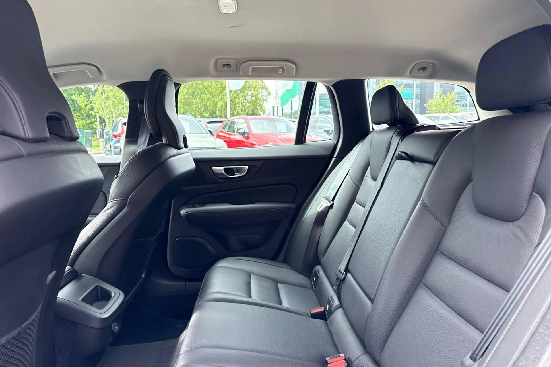 Volvo V60 thumbnail image number 30
