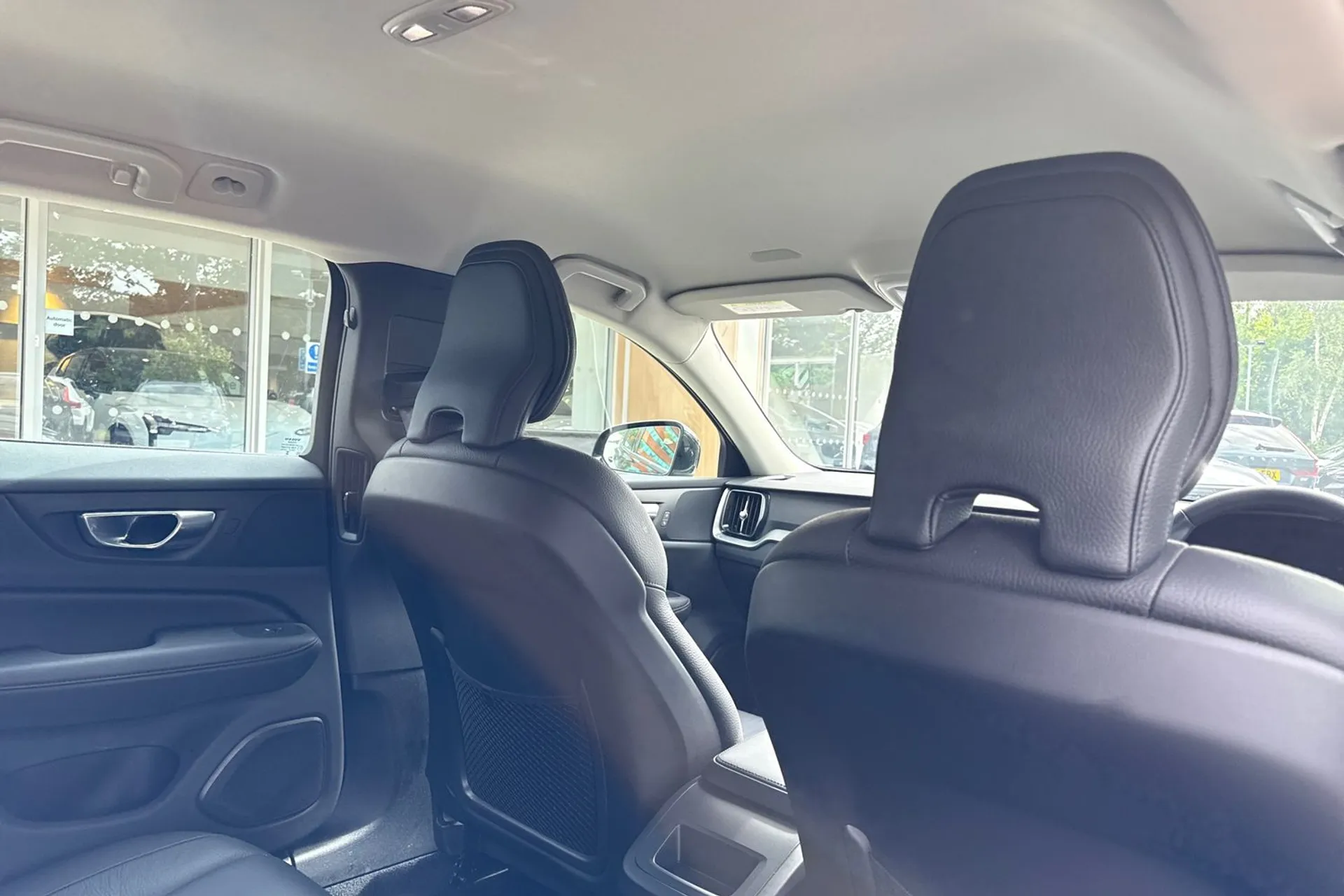 Volvo V60 thumbnail image number 18