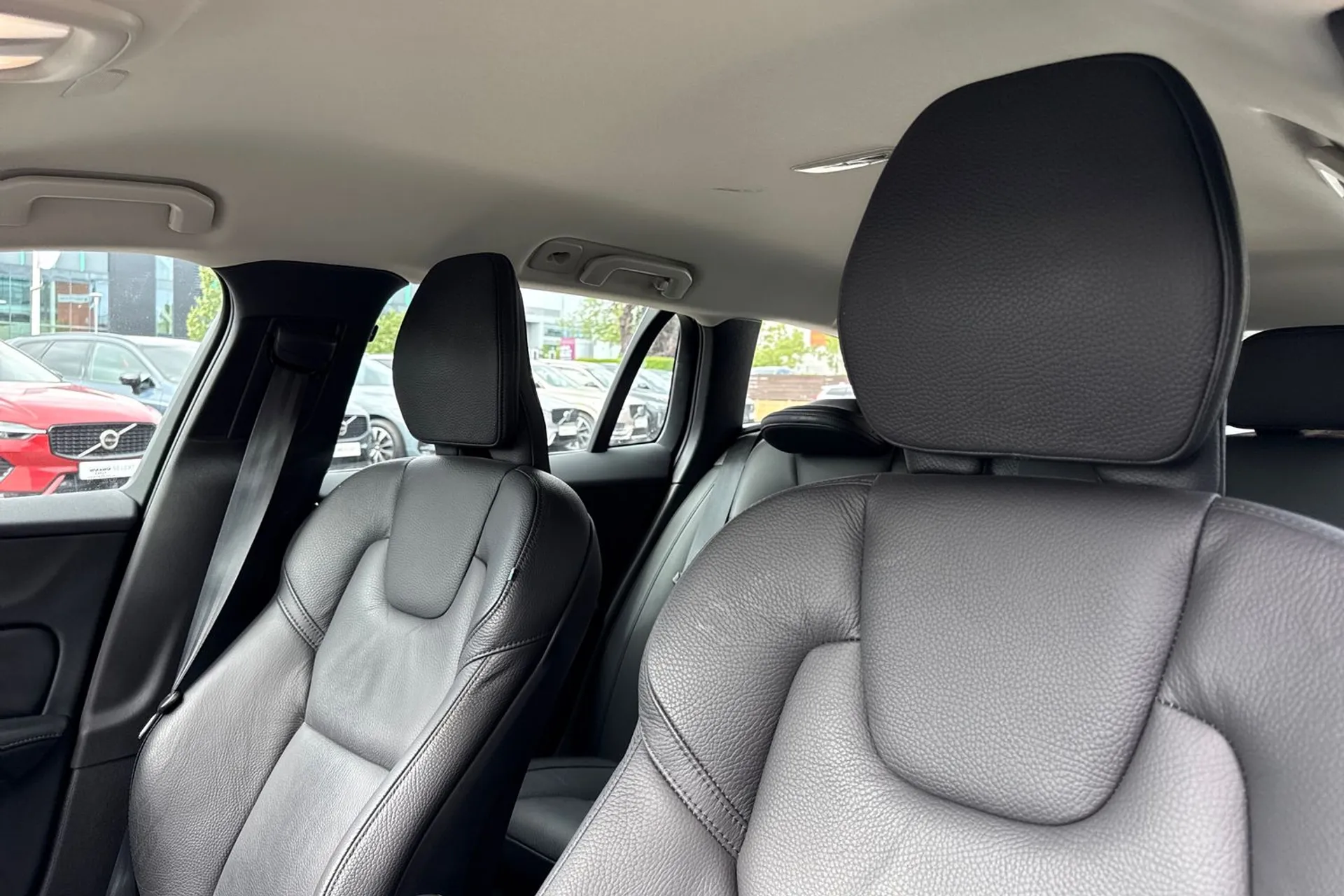 Volvo V60 thumbnail image number 28