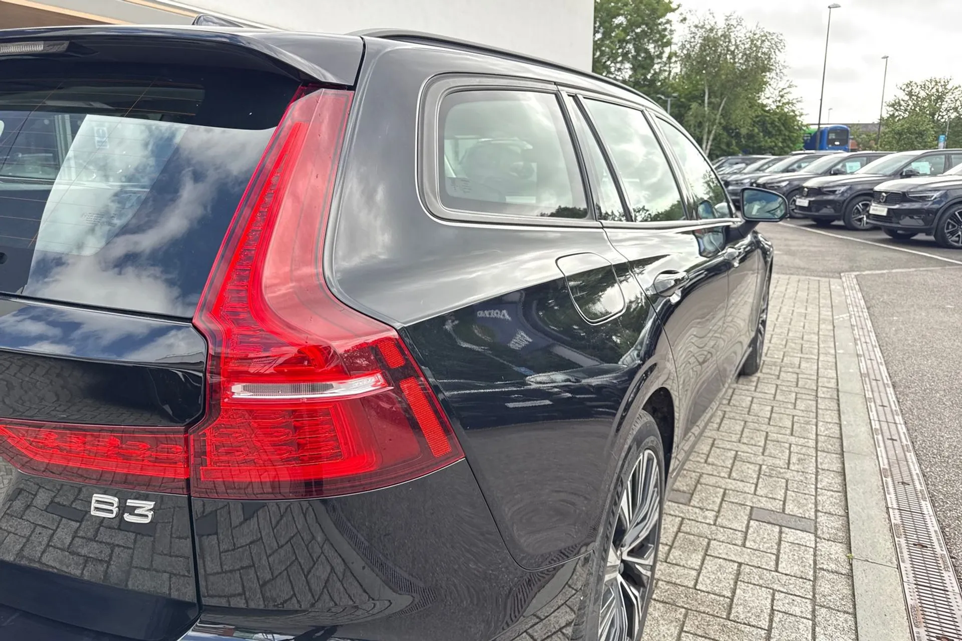Volvo V60 thumbnail image number 19
