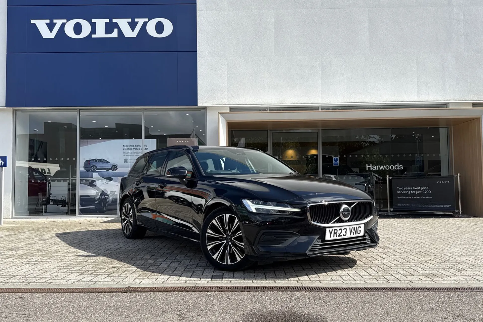 Volvo V60 focused image