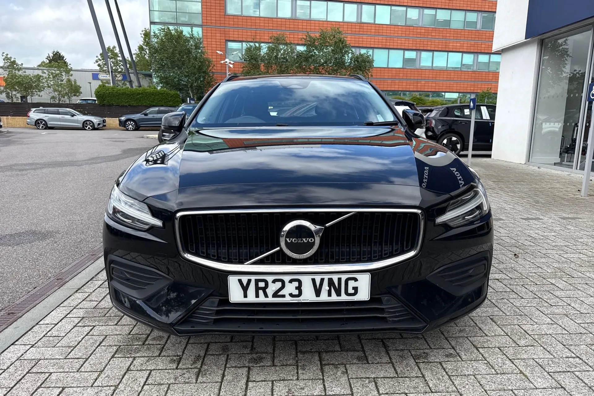 Volvo V60 thumbnail image number 15