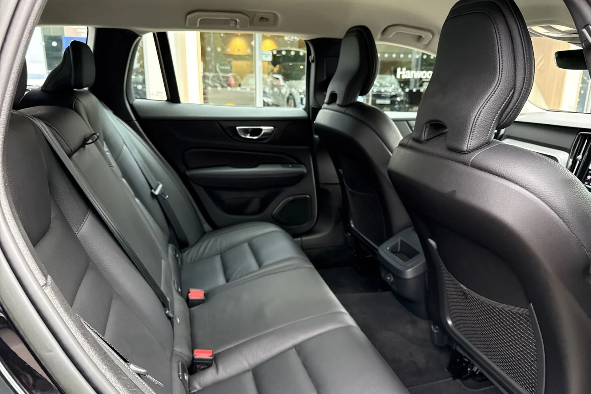 Volvo V60 thumbnail image number 16