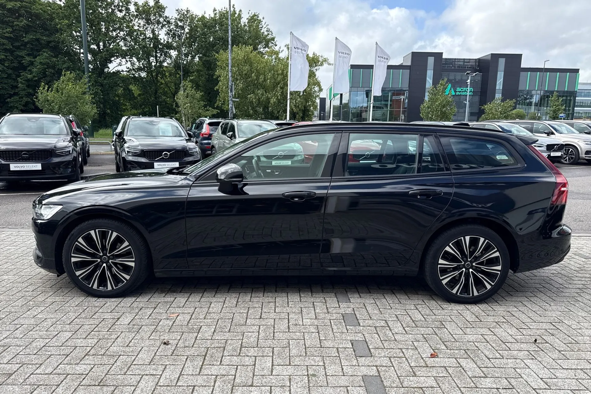 Volvo V60 thumbnail image number 11