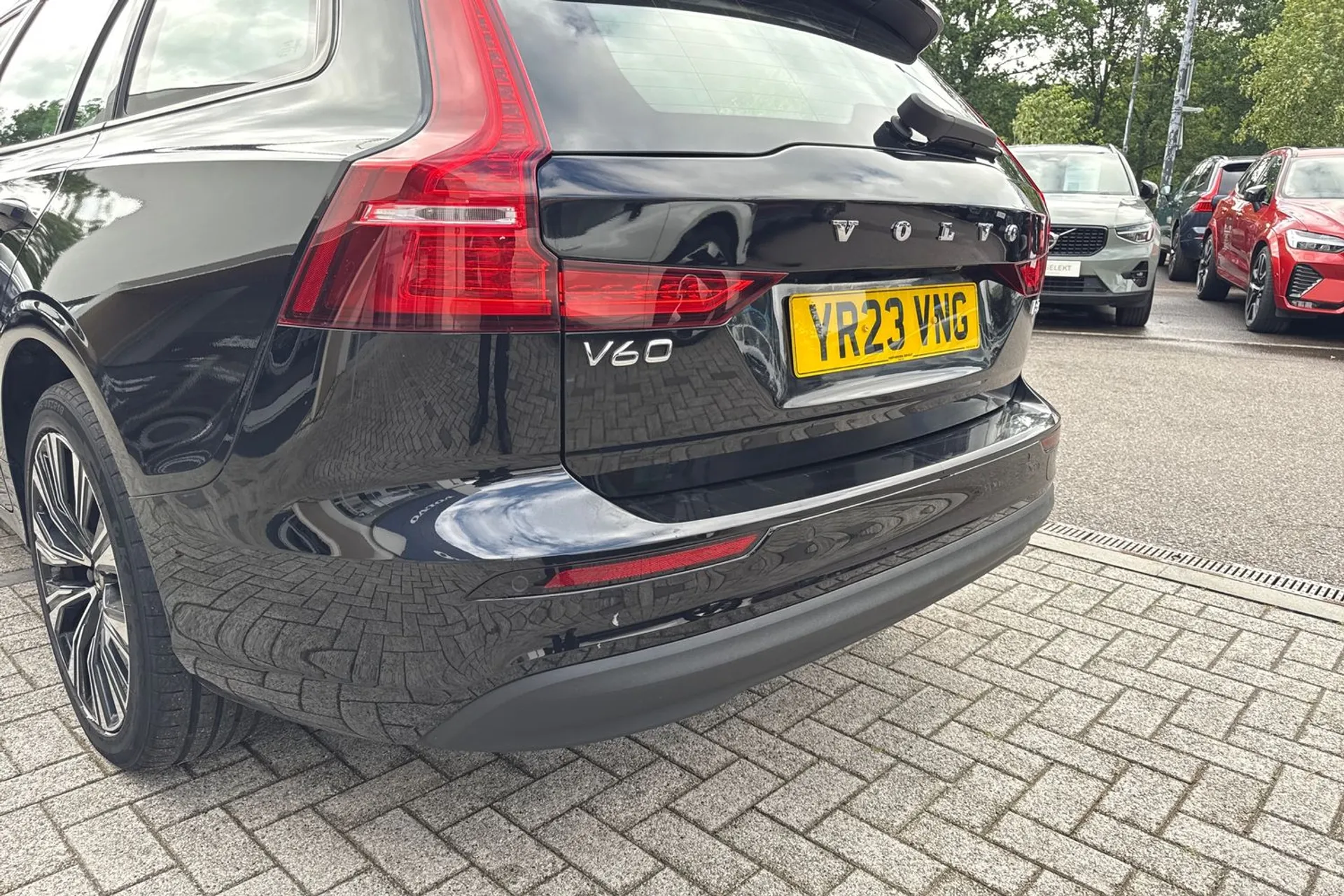 Volvo V60 thumbnail image number 25