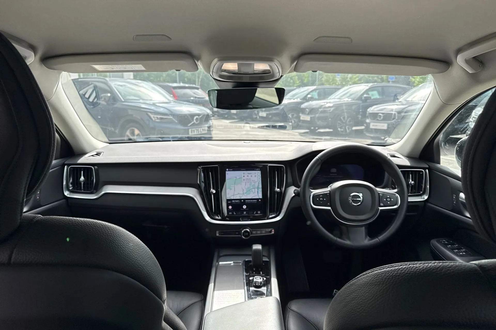 Volvo V60 thumbnail image number 3