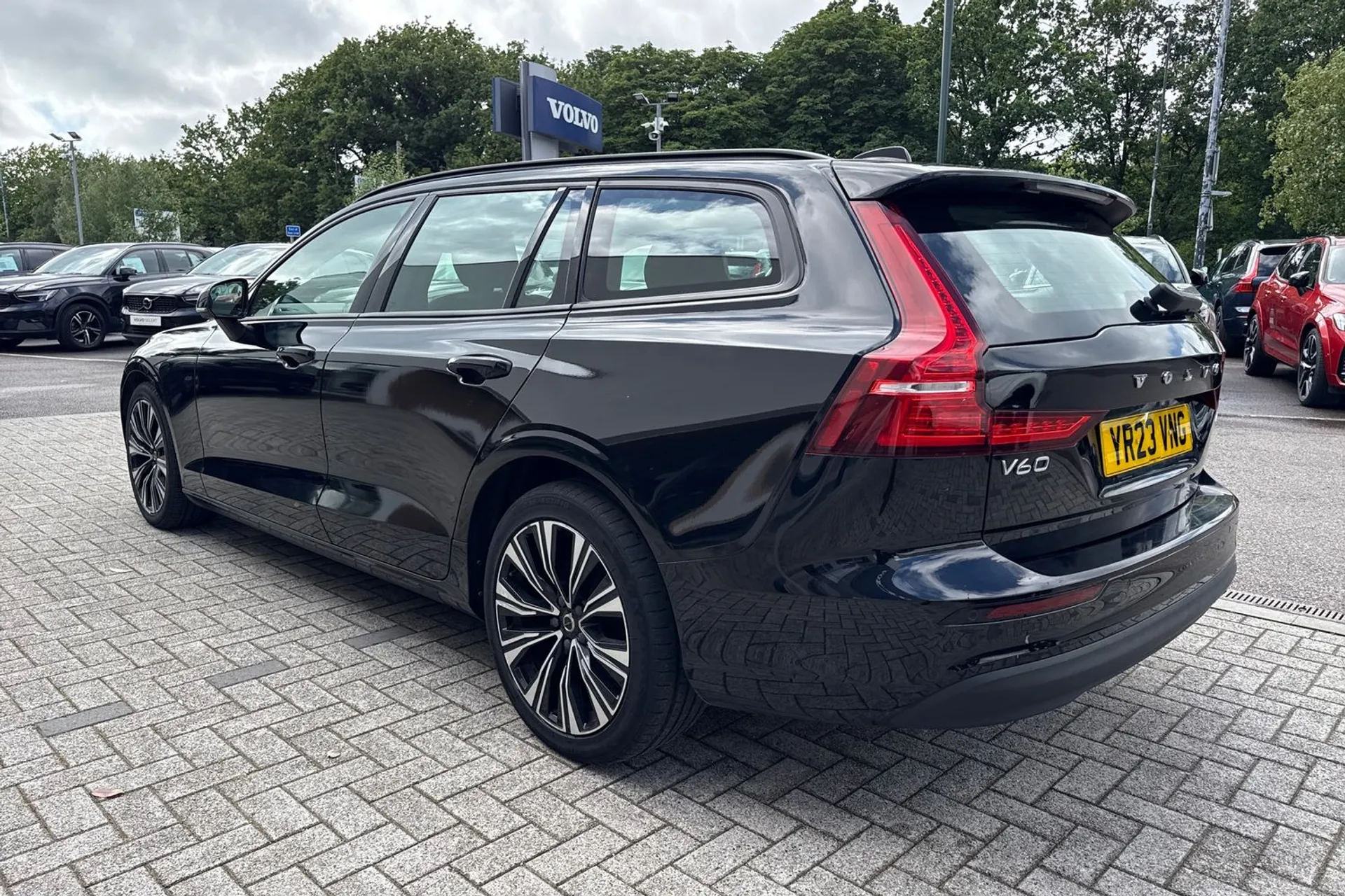 Volvo V60 thumbnail image number 10