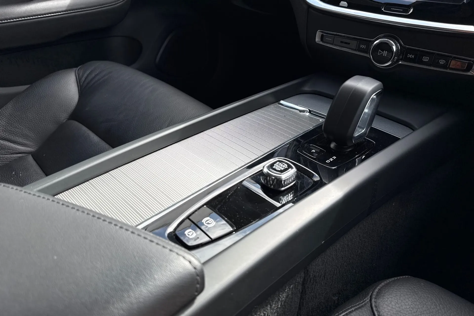 Volvo V60 thumbnail image number 42