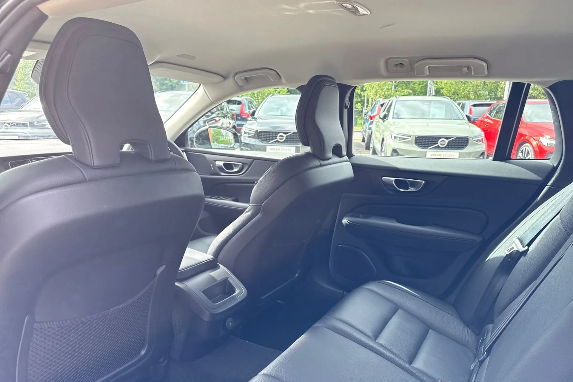 Volvo V60 thumbnail image number 31