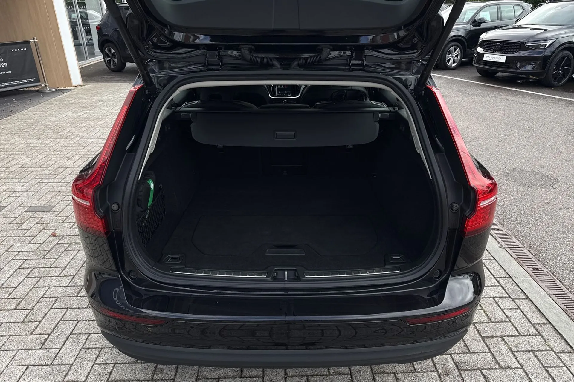 Volvo V60 thumbnail image number 29