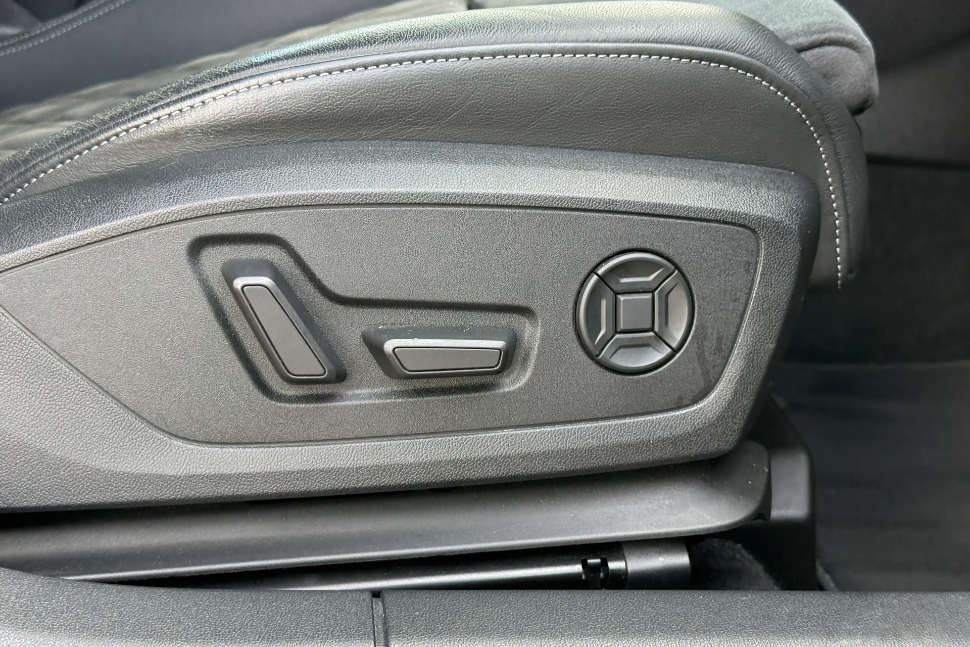 Audi A3 thumbnail image number 6