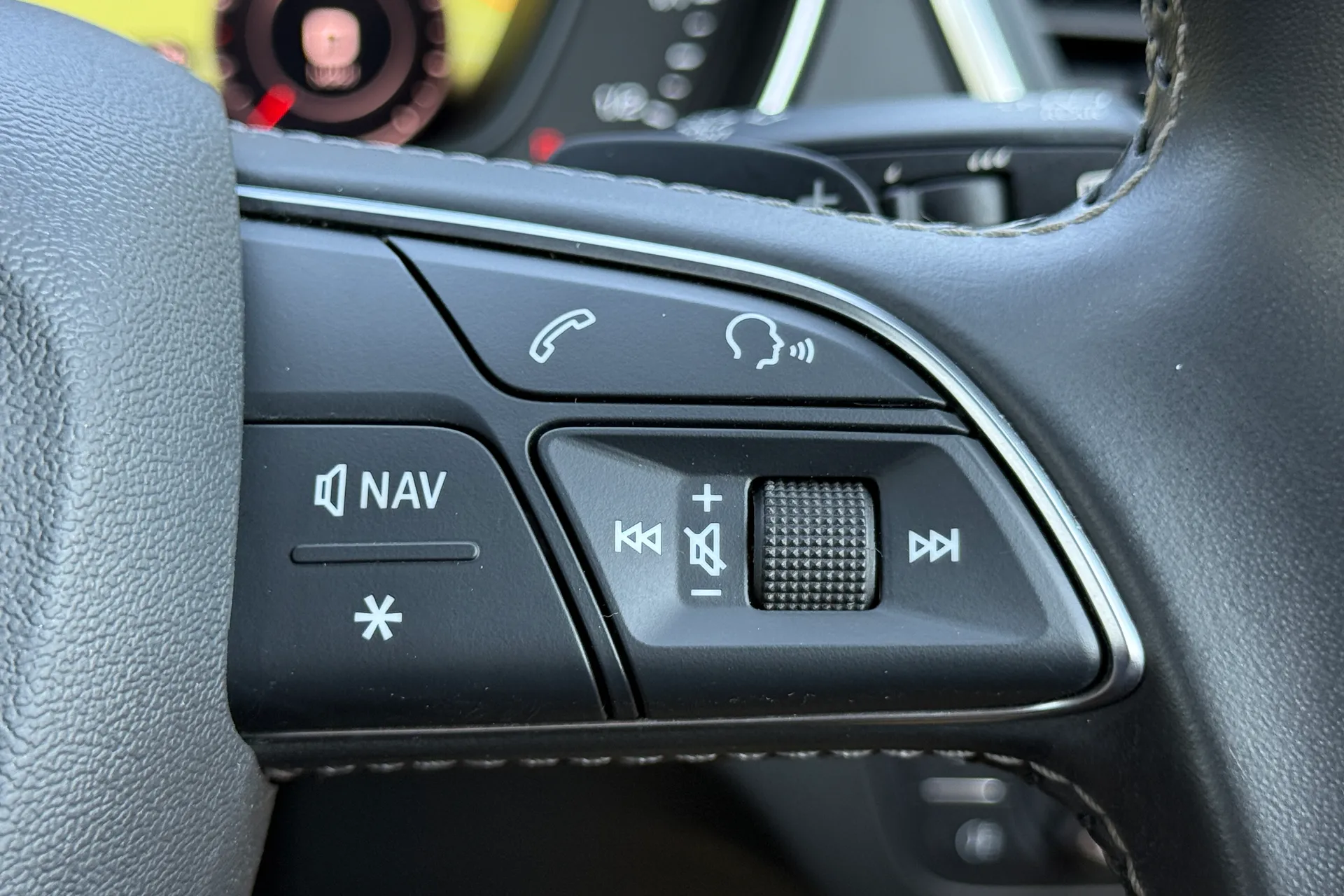 Audi Q5 thumbnail image number 23