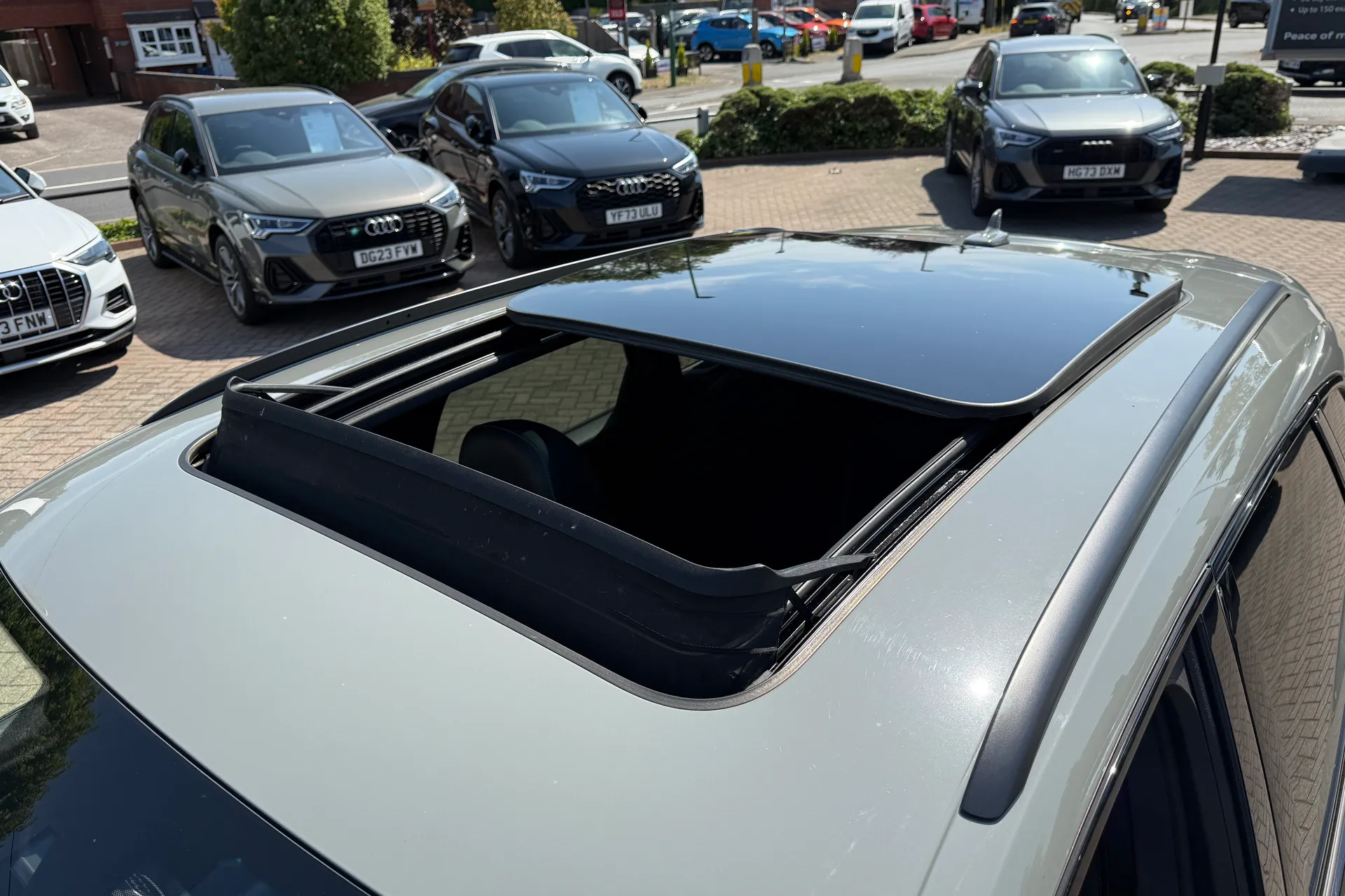 Audi Q5 thumbnail image number 10