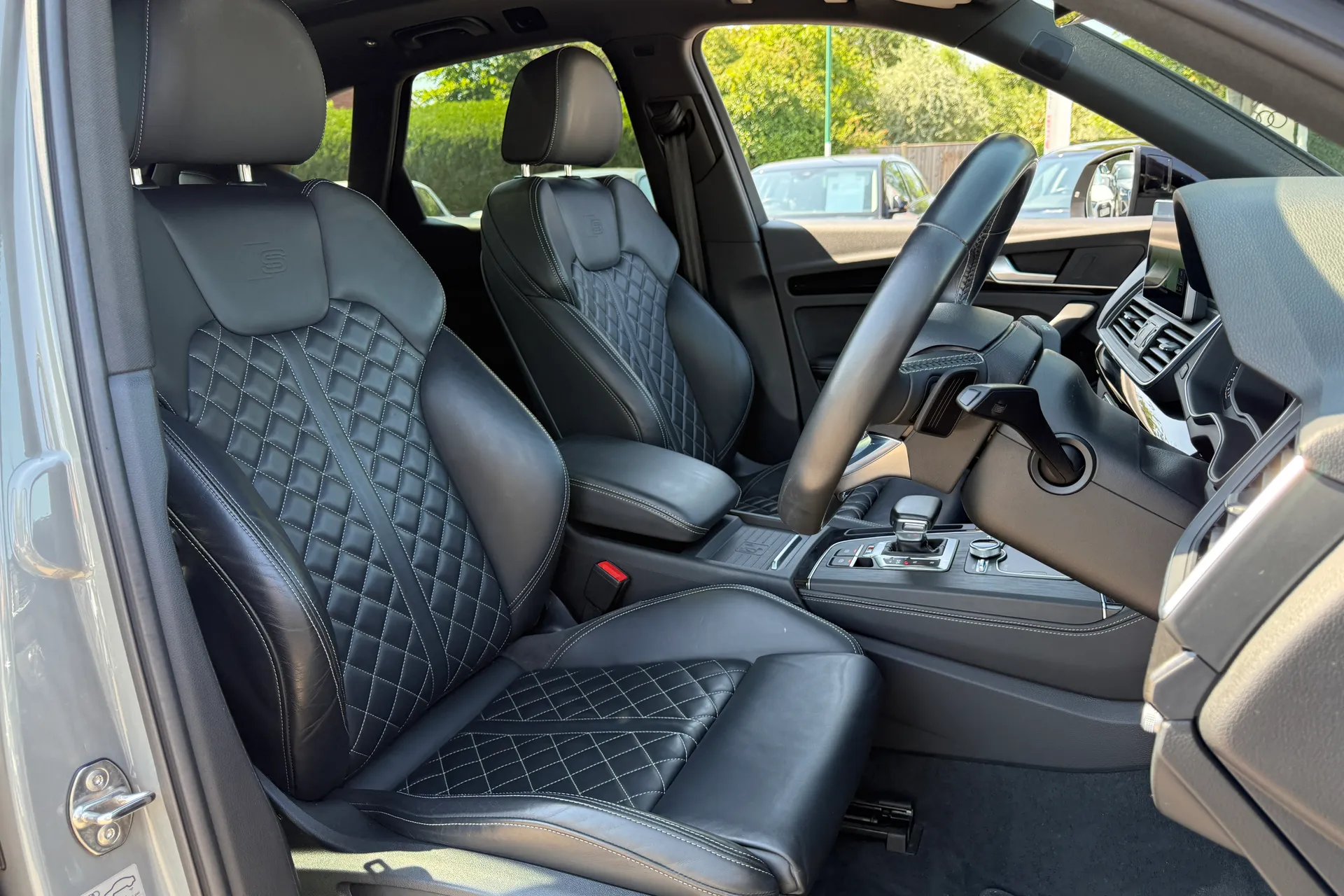 Audi Q5 thumbnail image number 28