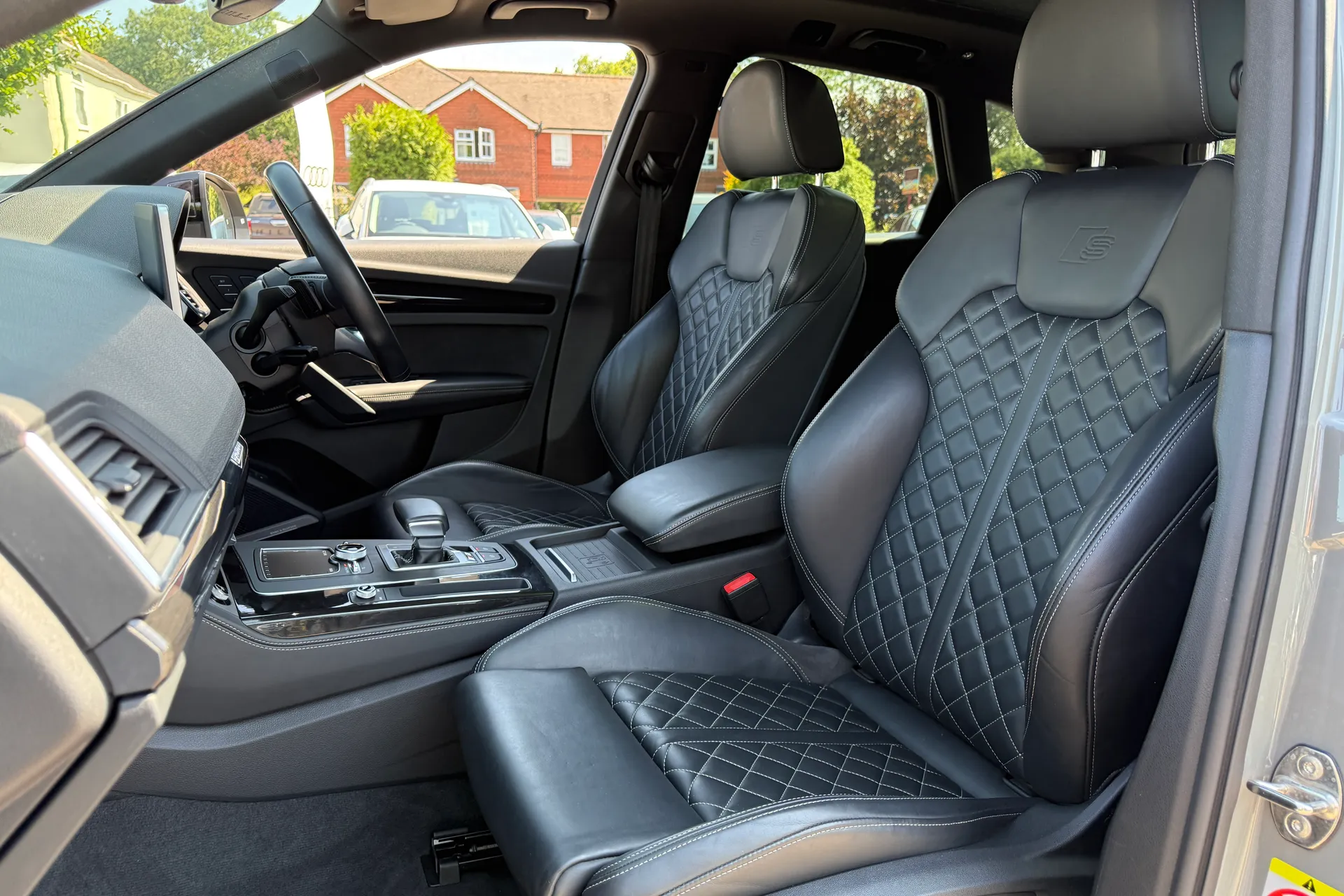 Audi Q5 thumbnail image number 31
