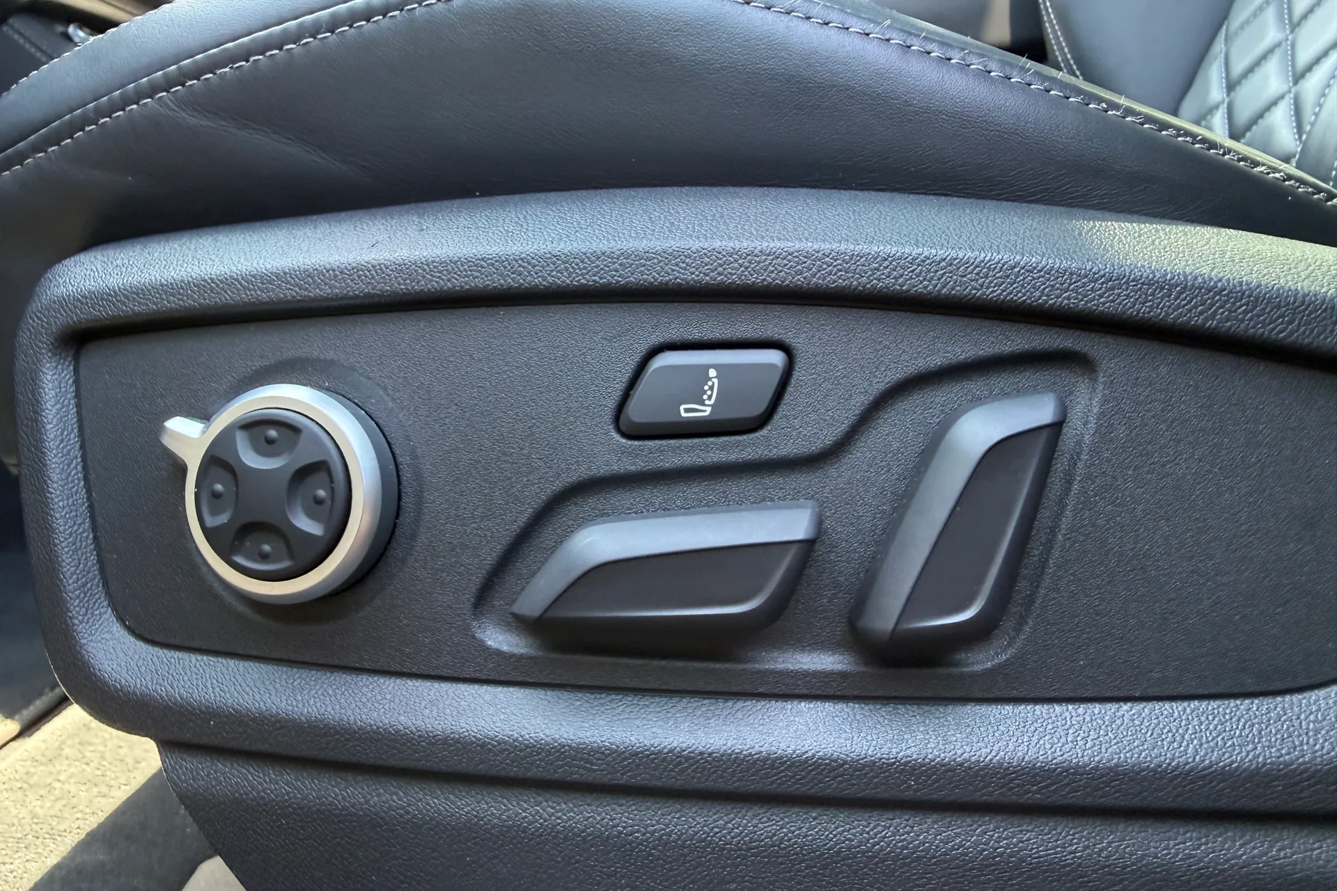Audi Q5 thumbnail image number 17