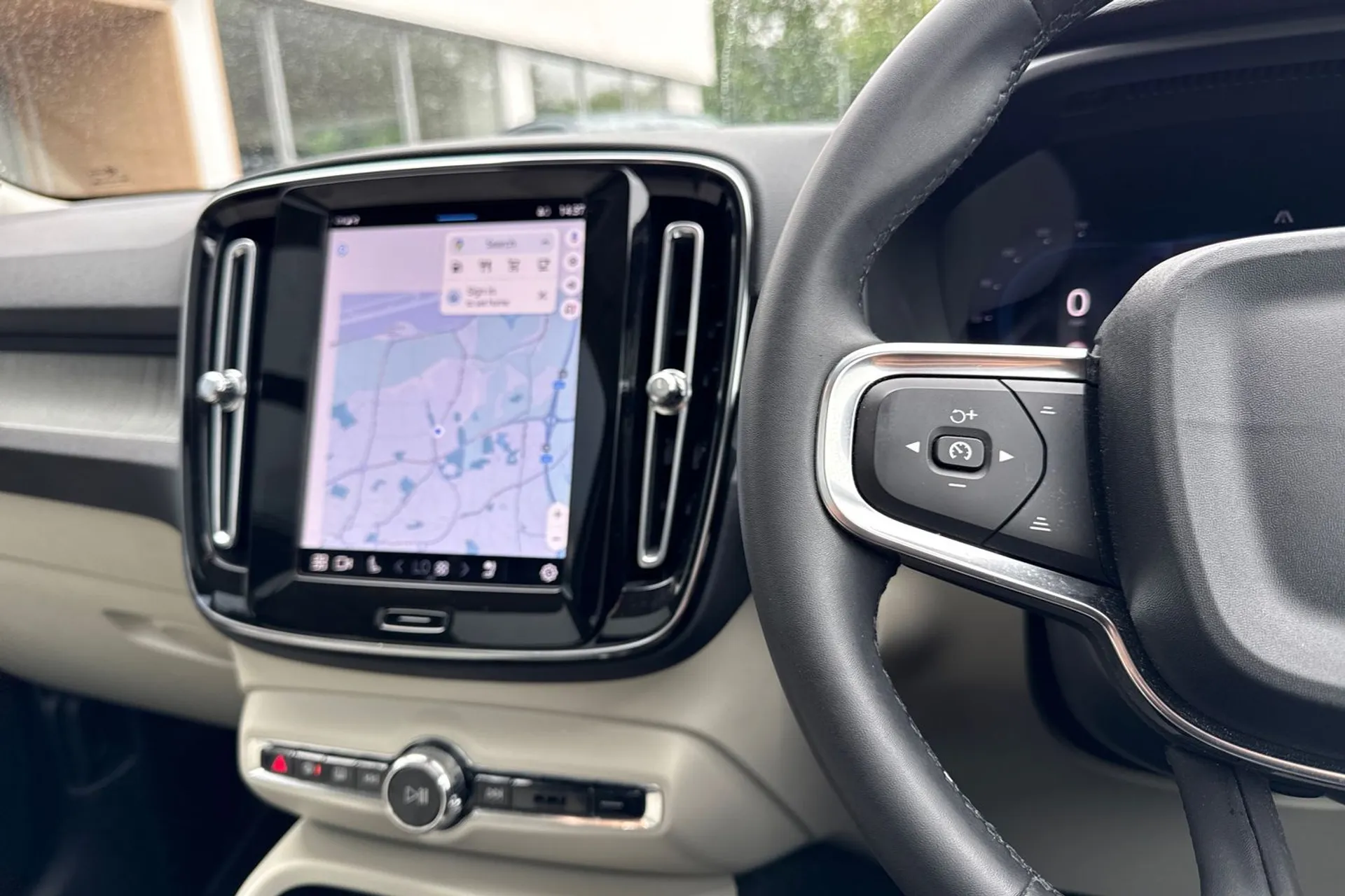 Volvo XC40 thumbnail image number 36