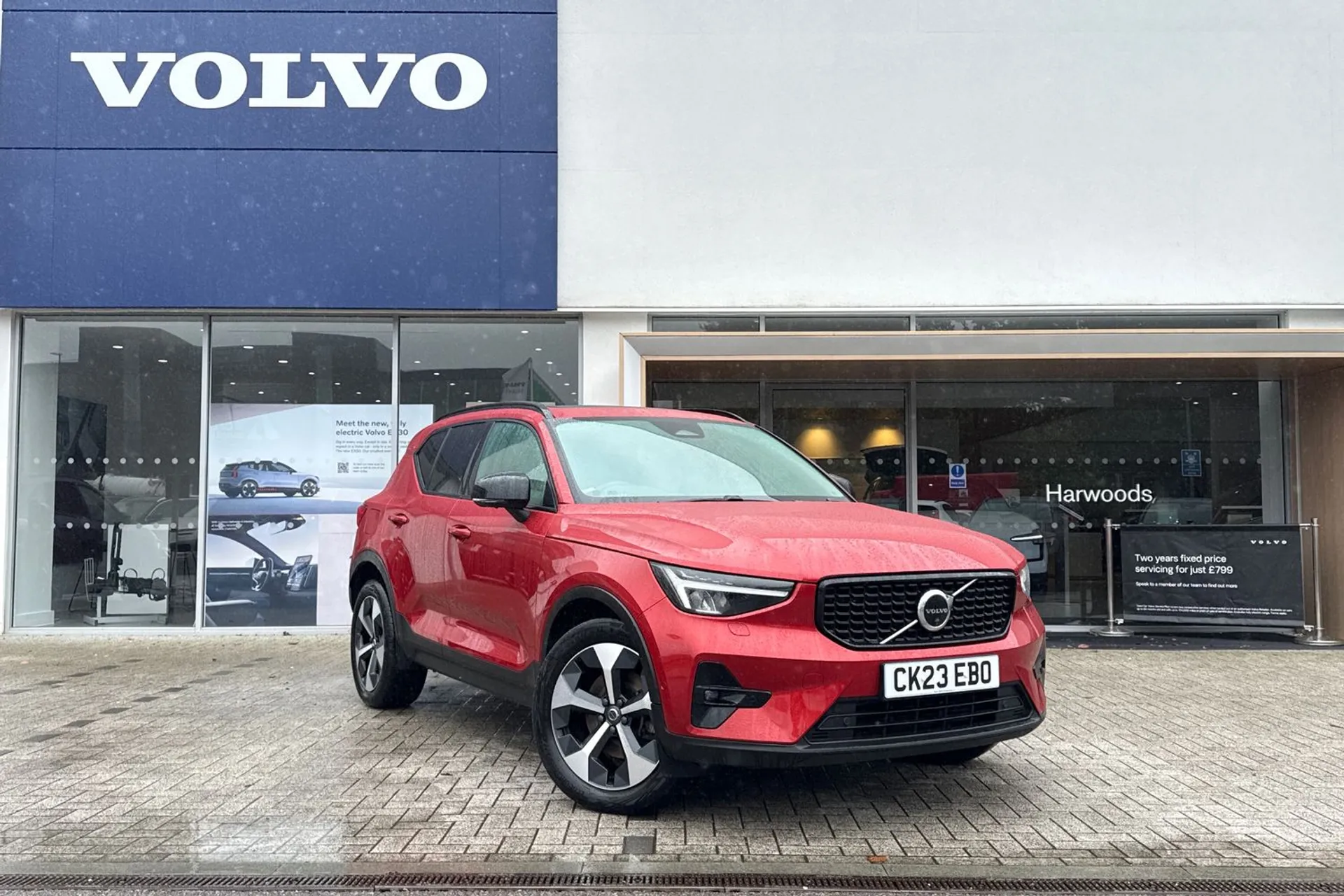 Volvo XC40 focused image