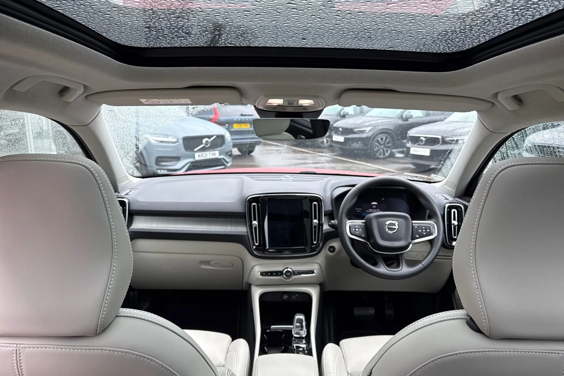 Volvo XC40 thumbnail image number 3