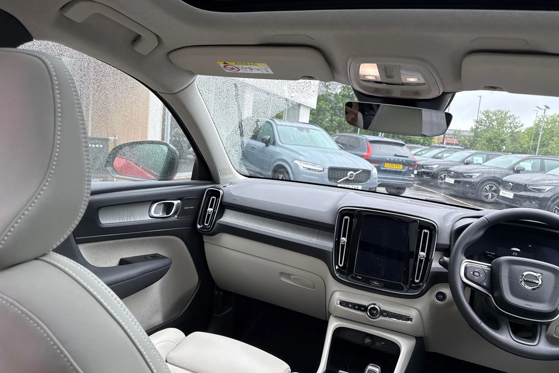 Volvo XC40 thumbnail image number 32