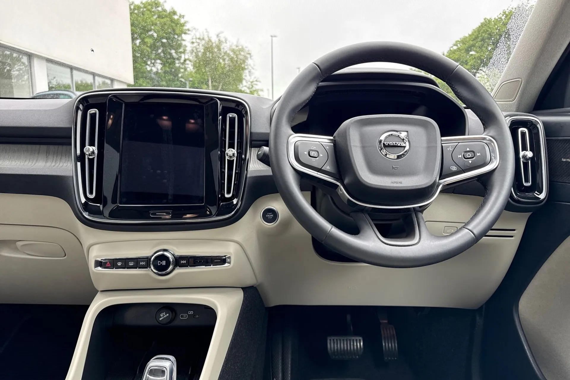 Volvo XC40 thumbnail image number 34