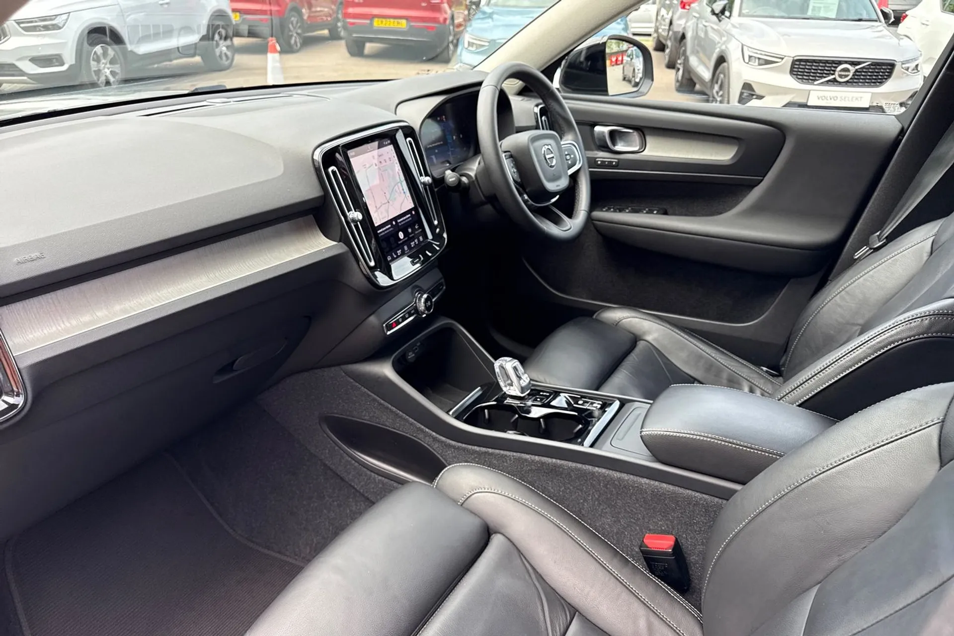 Volvo XC40 thumbnail image number 27