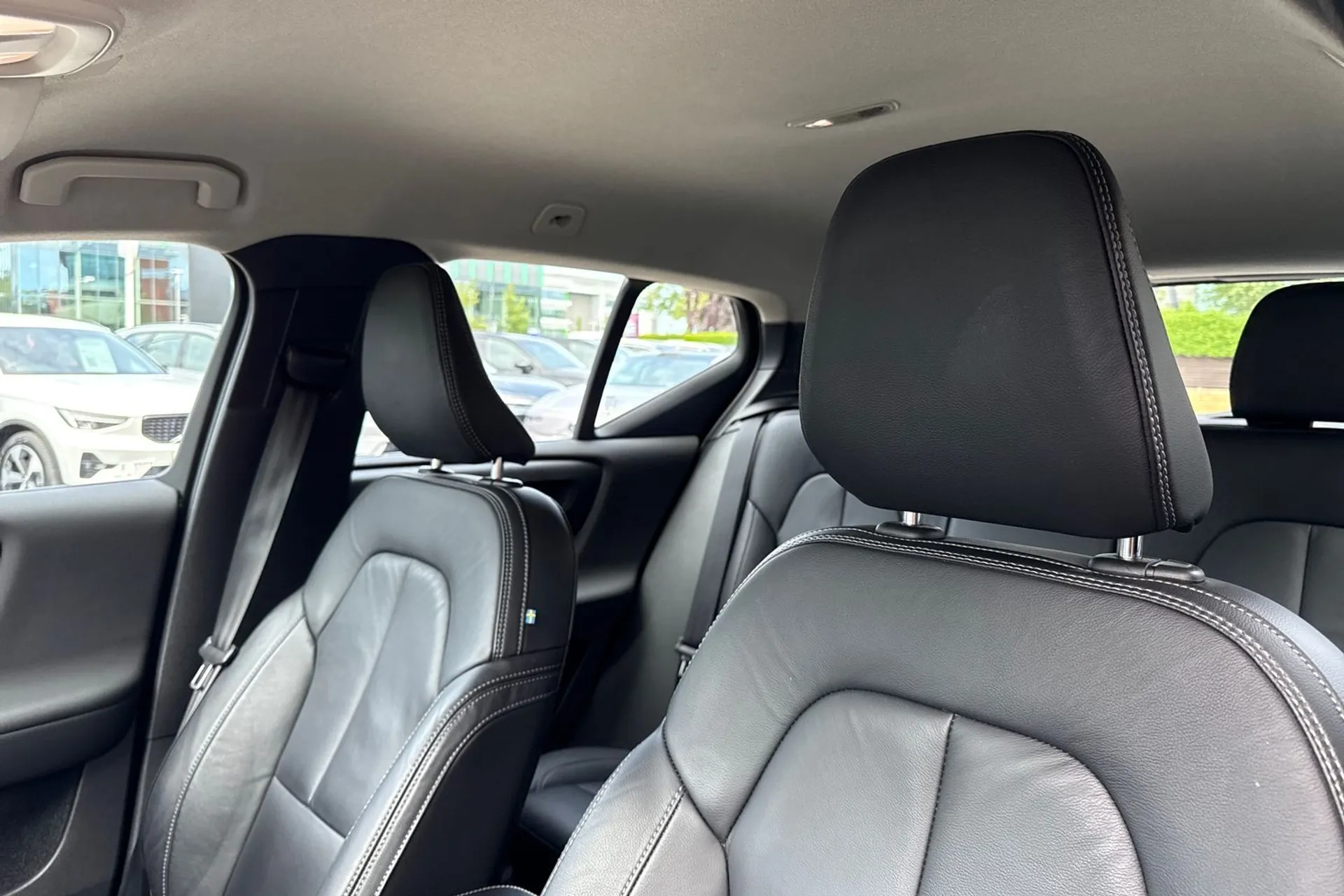 Volvo XC40 thumbnail image number 29