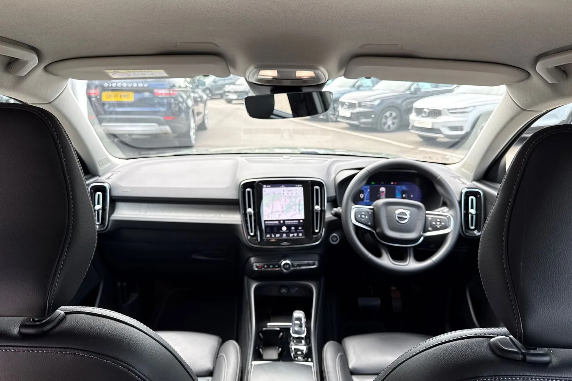 Volvo XC40 thumbnail image number 3