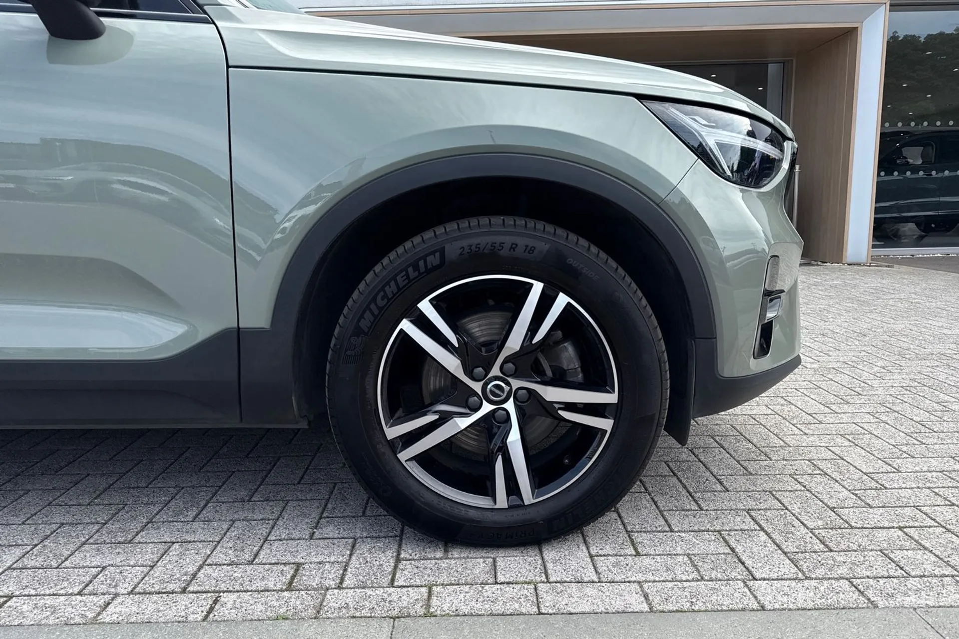 Volvo XC40 thumbnail image number 14