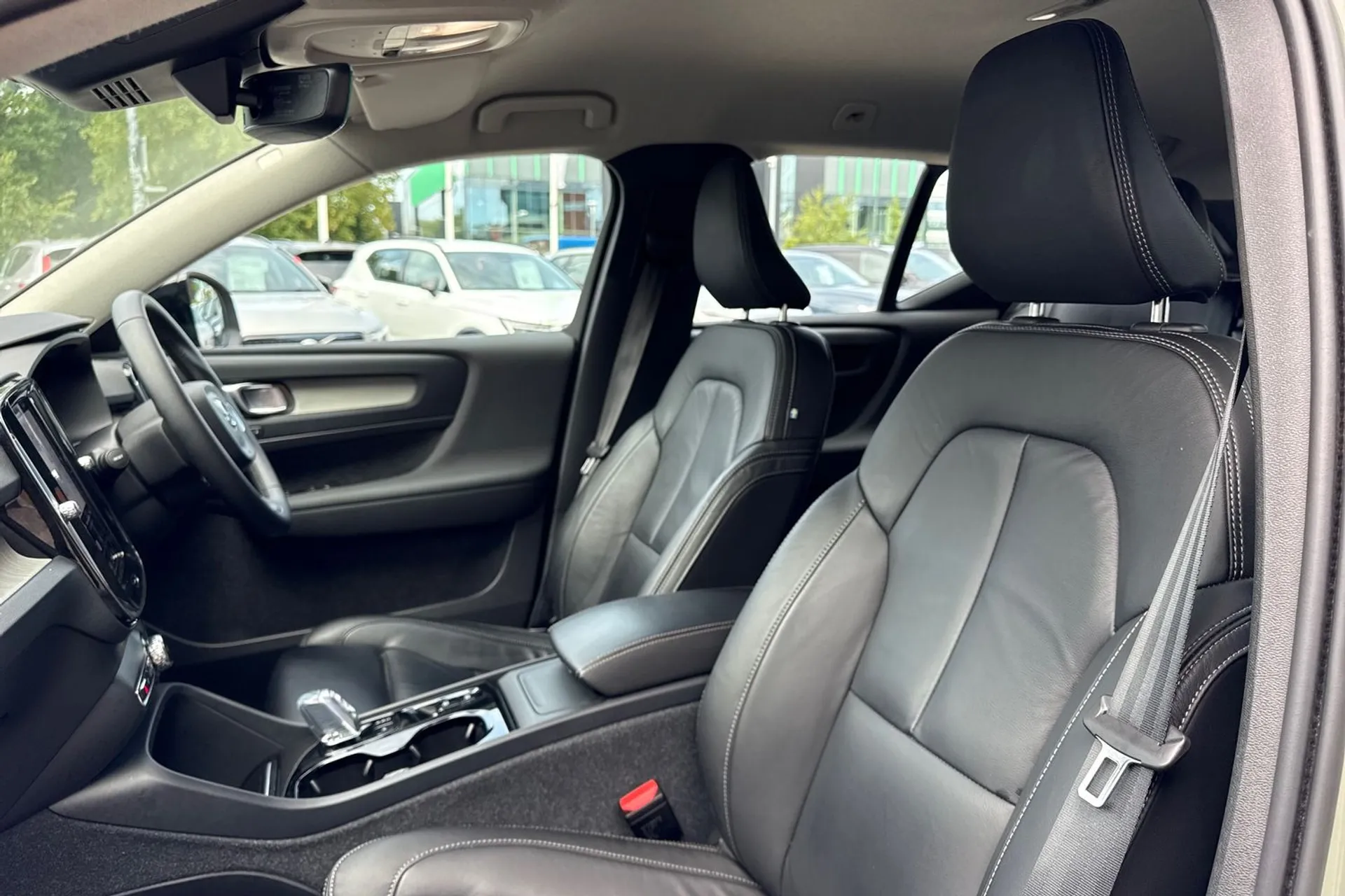 Volvo XC40 thumbnail image number 28