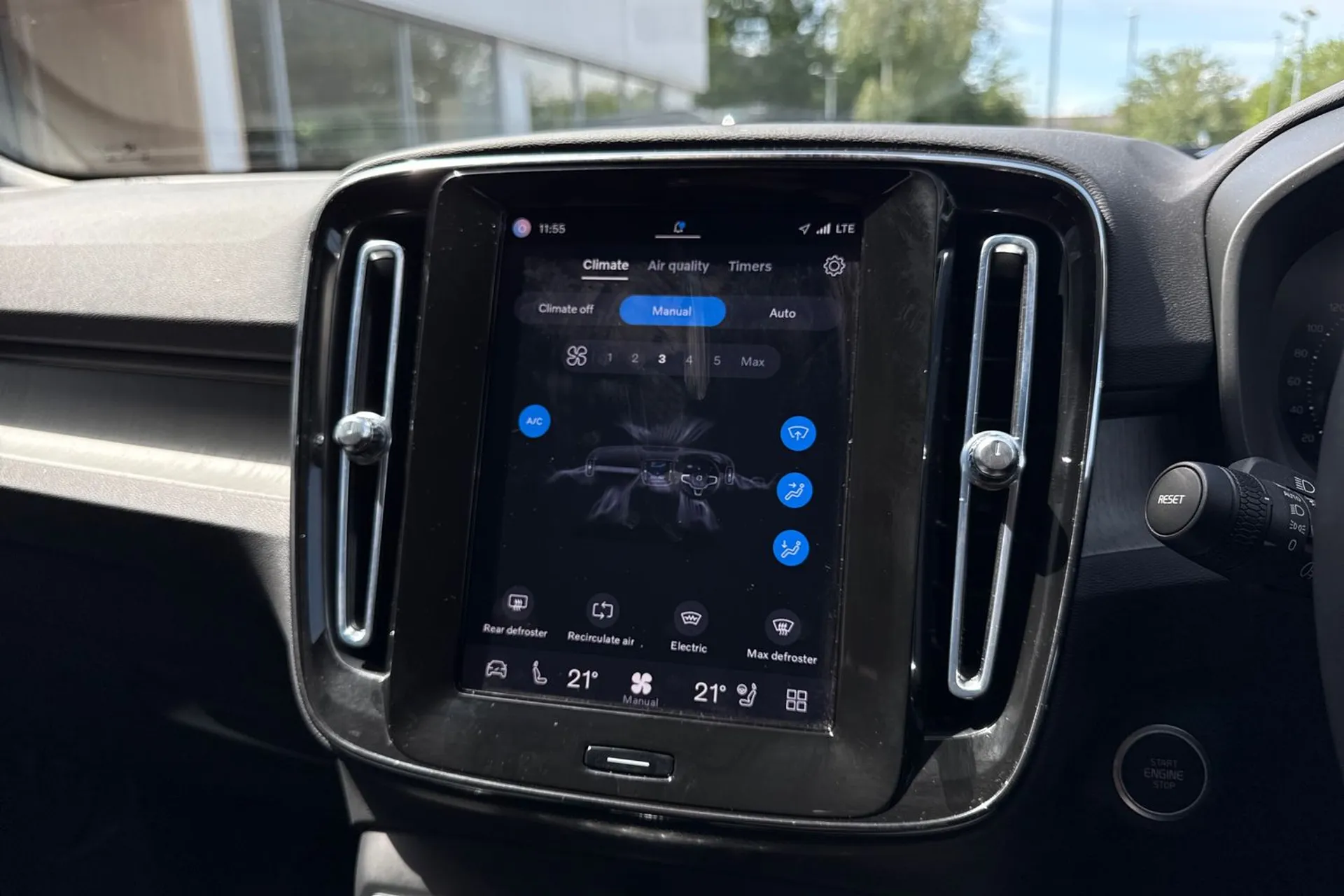 Volvo XC40 thumbnail image number 38