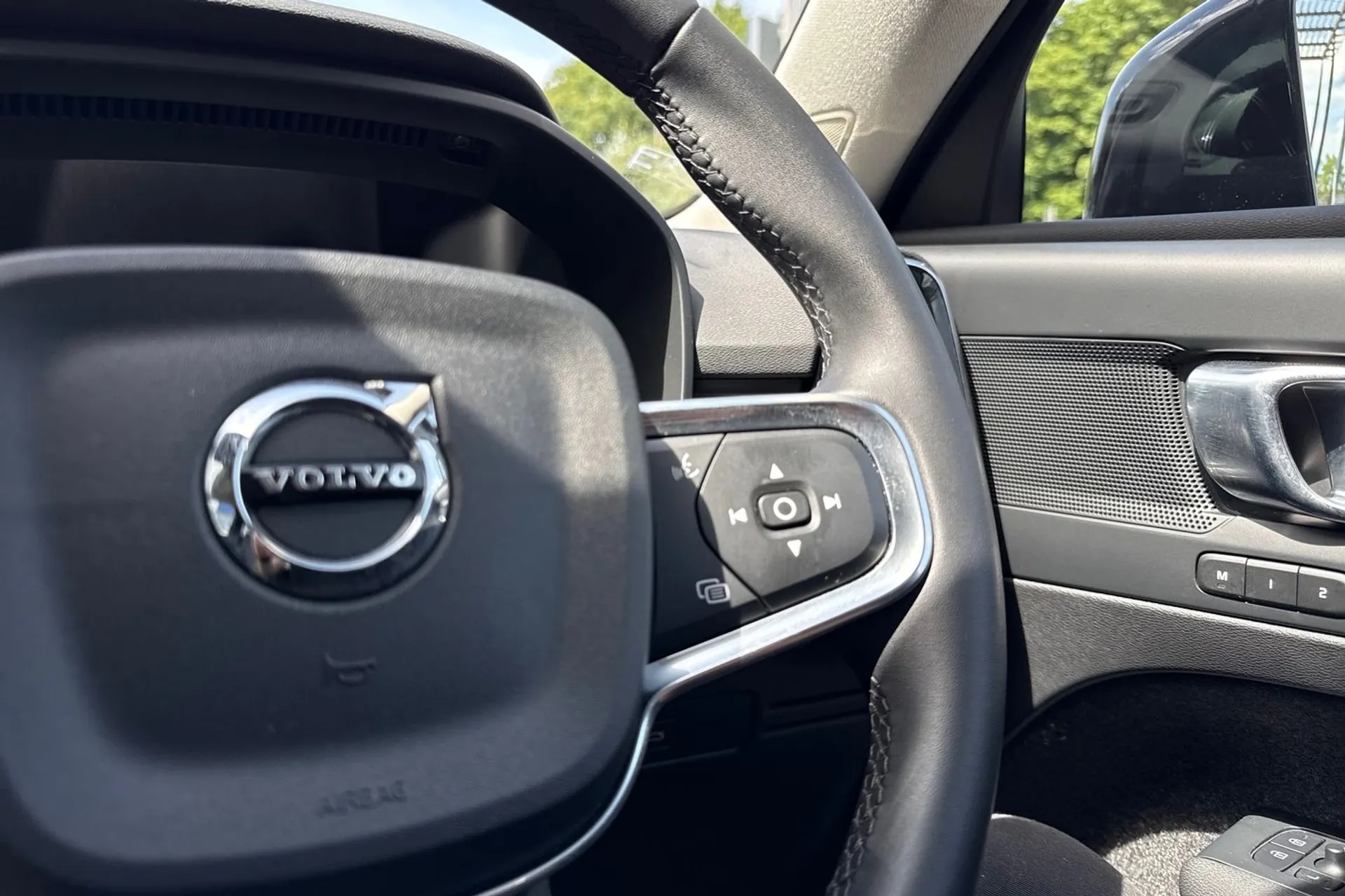 Volvo XC40 thumbnail image number 37
