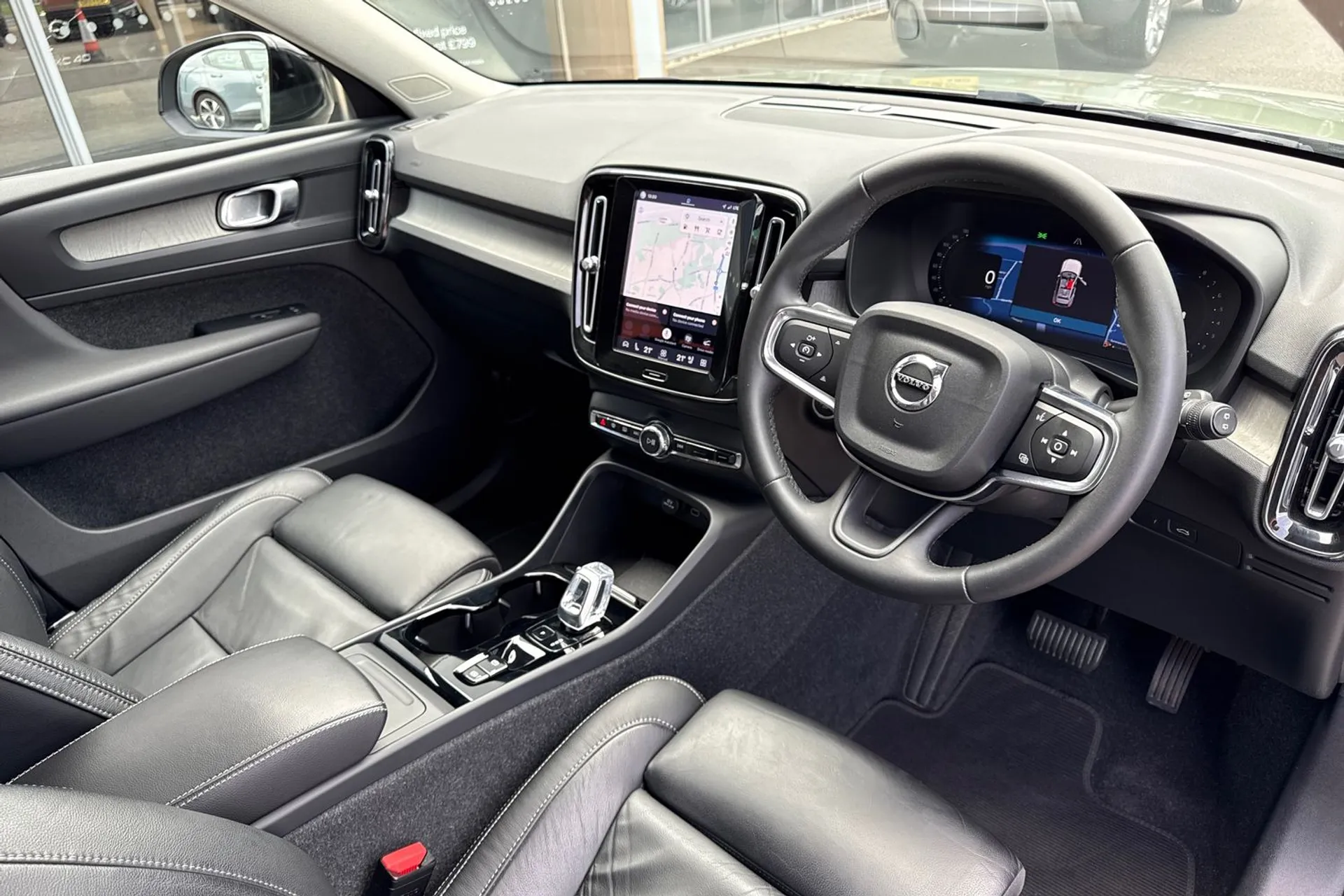 Volvo XC40 thumbnail image number 6
