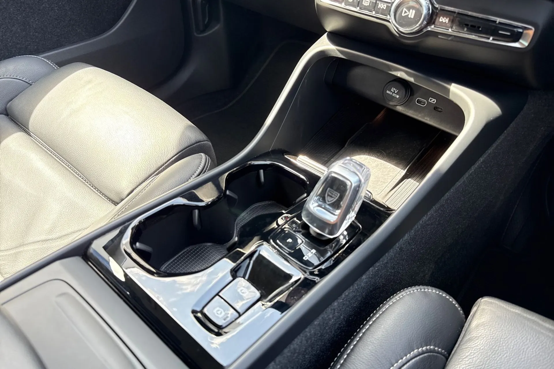 Volvo XC40 thumbnail image number 41