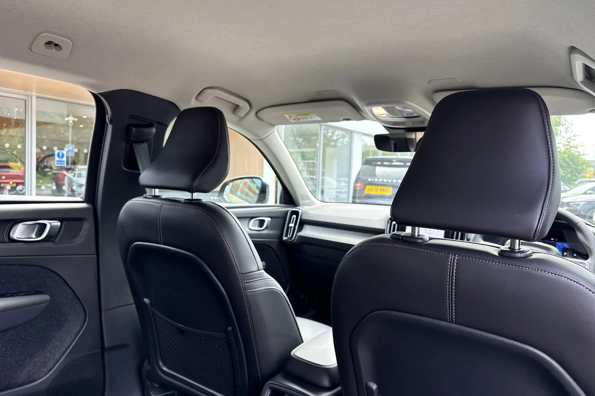 Volvo XC40 thumbnail image number 24