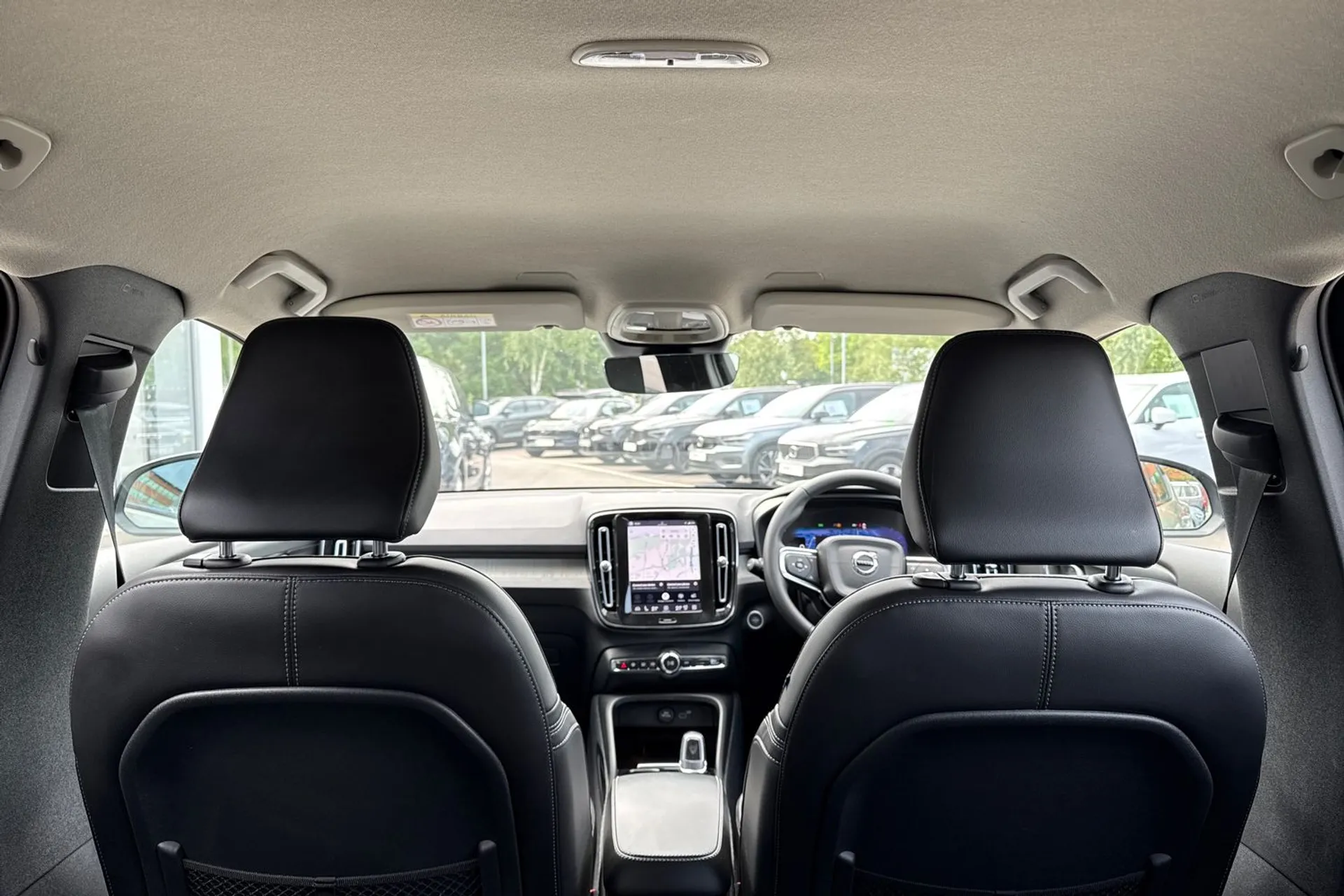 Volvo XC40 thumbnail image number 22