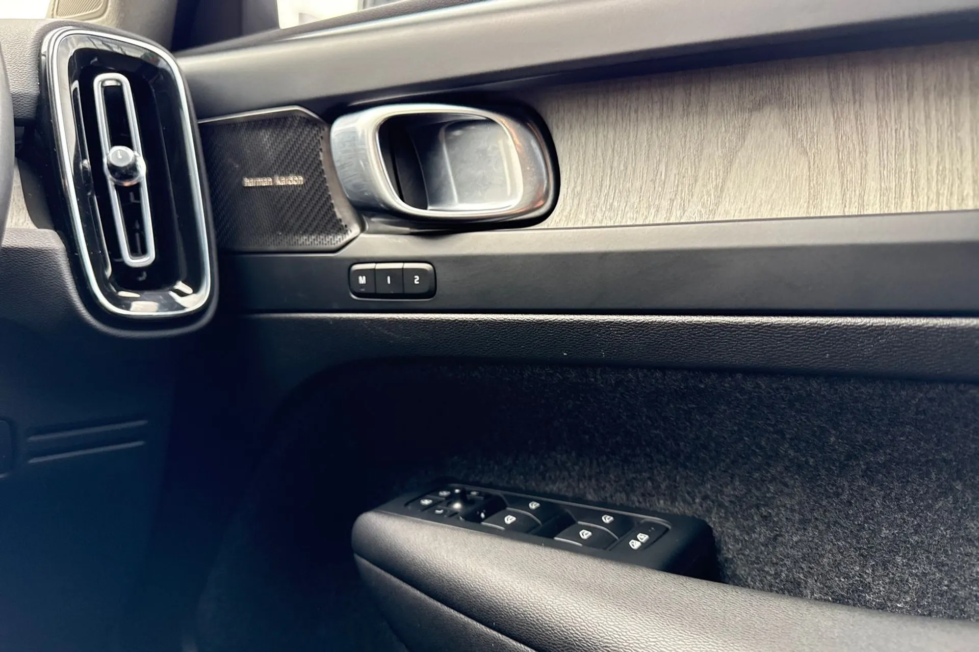 Volvo XC40 thumbnail image number 41