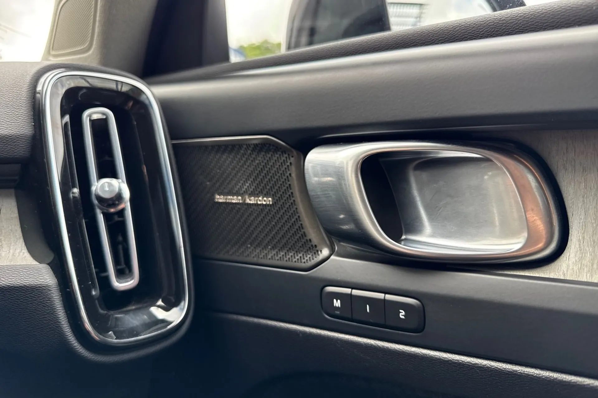 Volvo XC40 thumbnail image number 42